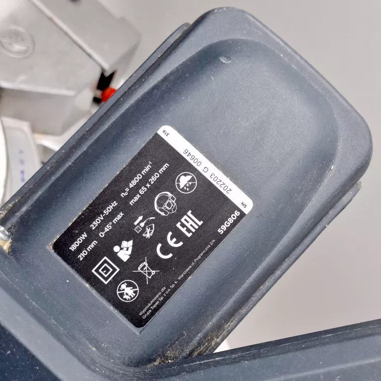 pila-tarczowa-ukosowa-graphite-59g806-1800w-210mm-ean-gtin-5902062004666