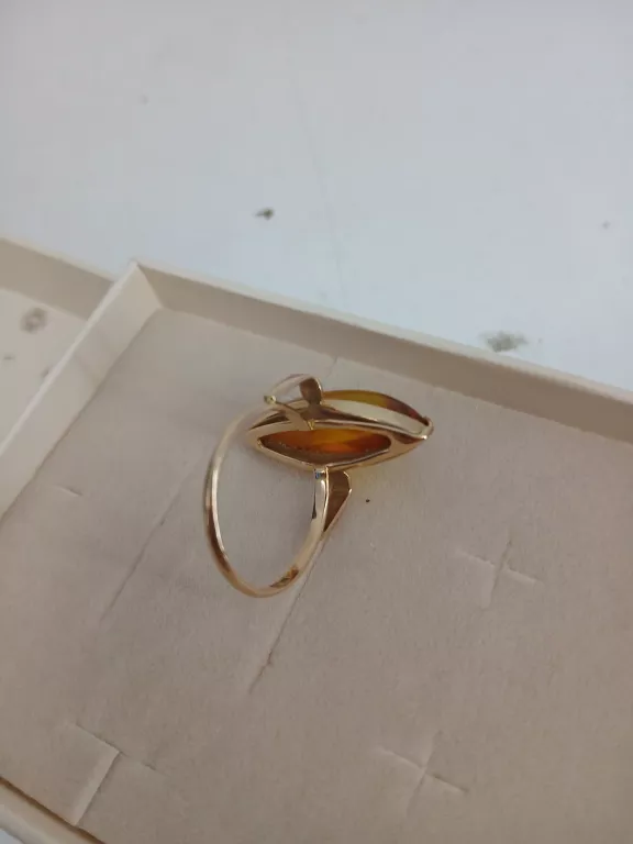 zloty-pierscionek-z-bursztynem-pr-585-w358g-r17-rodzaj-2205-2