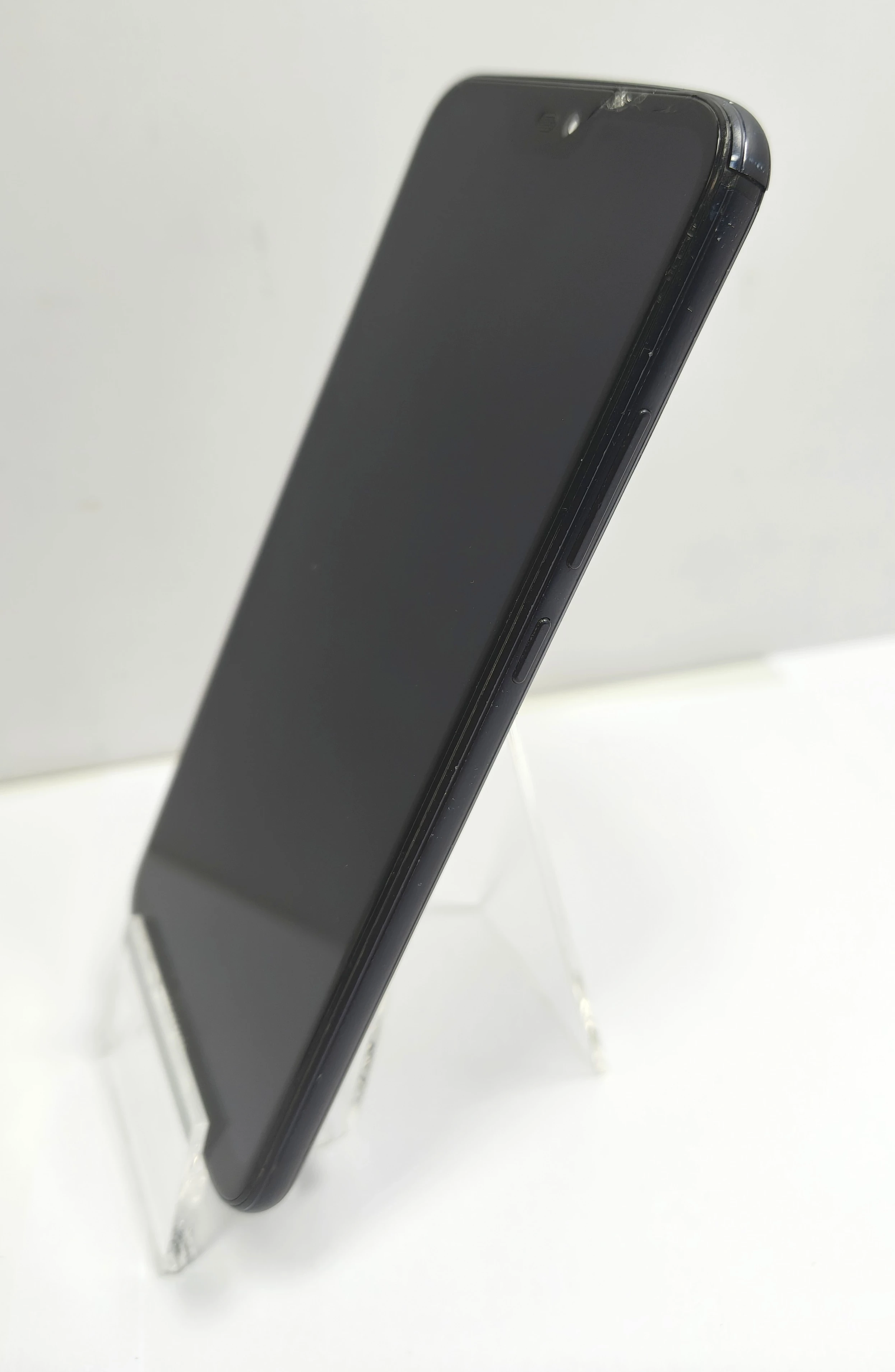 telefon-huawei-p20-lite-464gb-pekniety-ekran-solo-ean-gtin-6901443316038