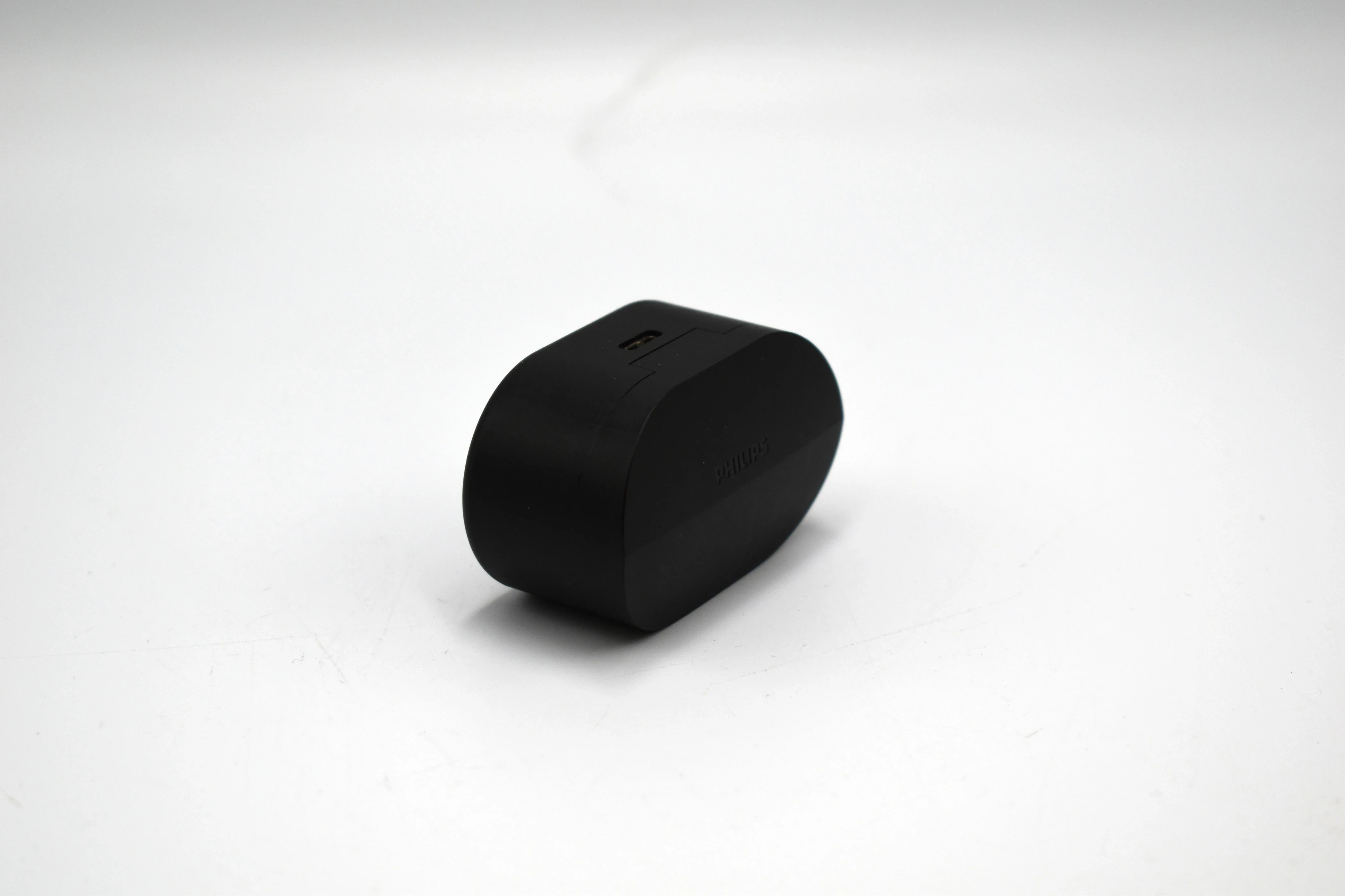 sluchawki-dokanalowe-philips-tat1108bk-stan-11323-2