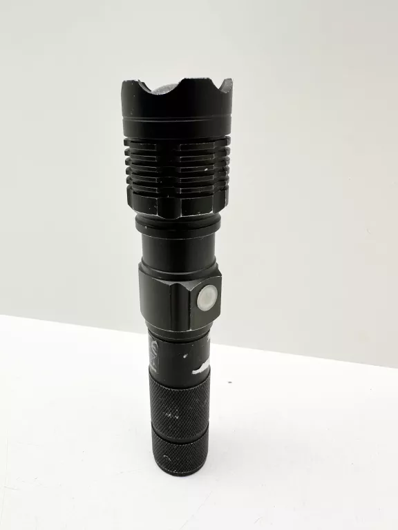 latarka-led-na-usb-c-pilsudskiego-86-wroclaw