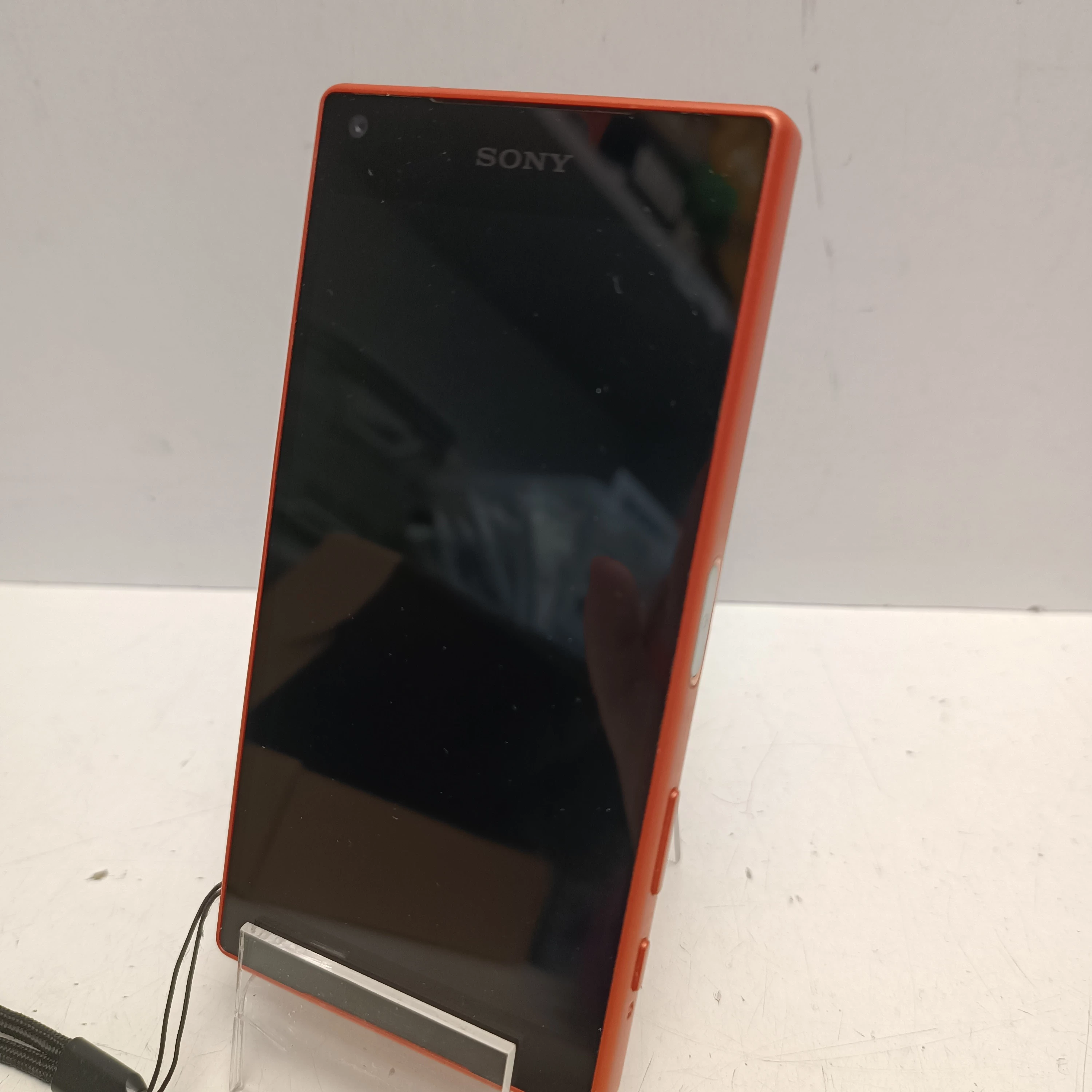 telefon-sony-xperia-e5823-232gb-ean-gtin-7311271545750