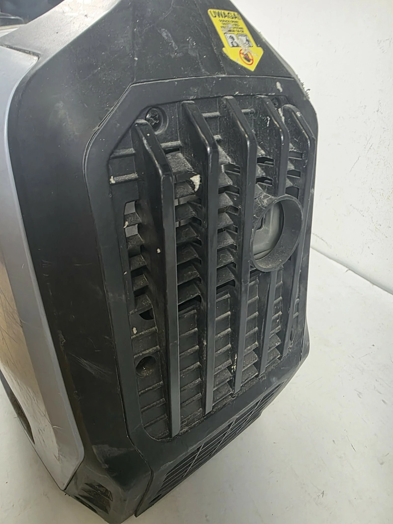 inwertorowy-agregat-pradotworczy-mp0661-maksymalna-moc-2300