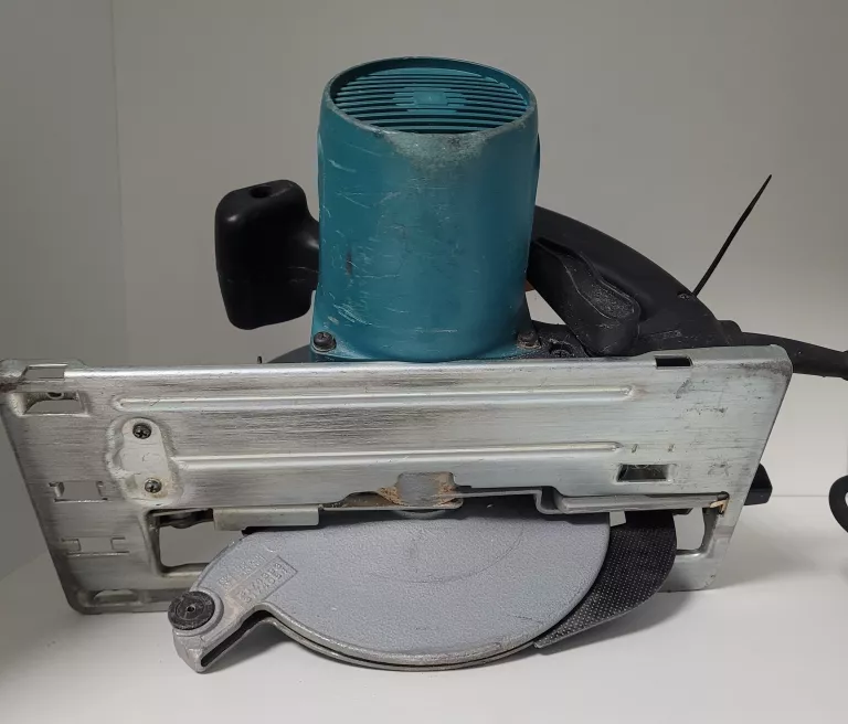 pilarka-tarczowa-makita-5705r-seria-5705r