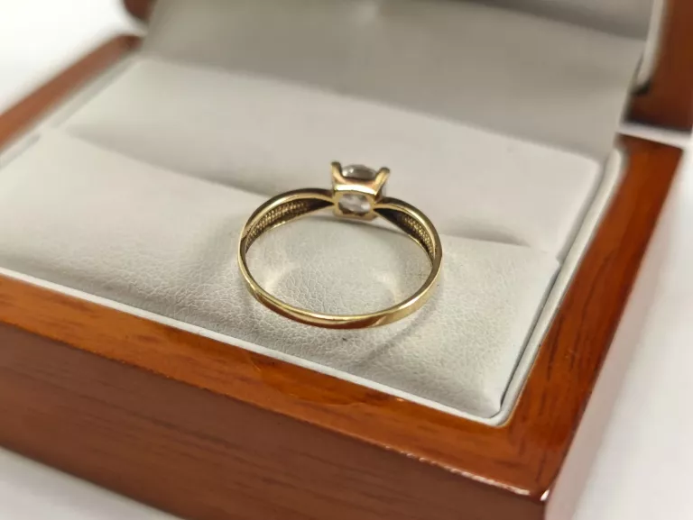 zloty-pierscionek-333-149-g-rozmiar-17-kamien-17088-4194304