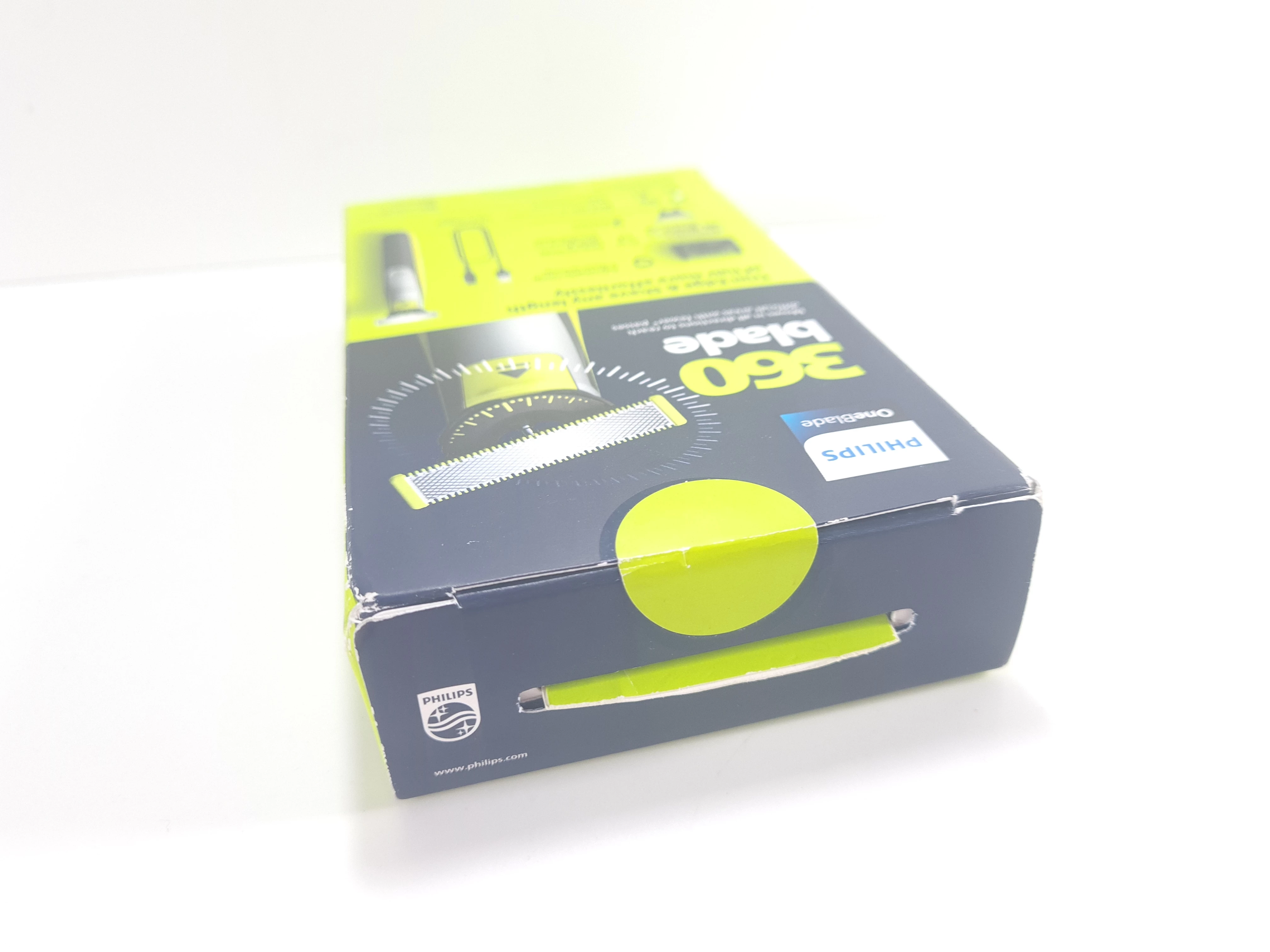 philips-trymer-golarka-oneblade-philips-360-face-body-stan-fabryczny-typ-612-2