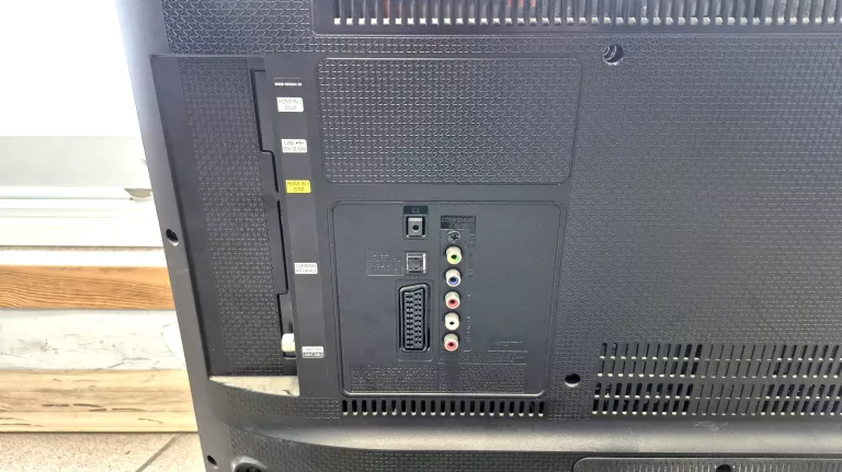 telewizor-led-samsung-ue32j5100aw-32-full-hd-1920x1080-zasilacz-pilot-typ-telewizora-211486-250142