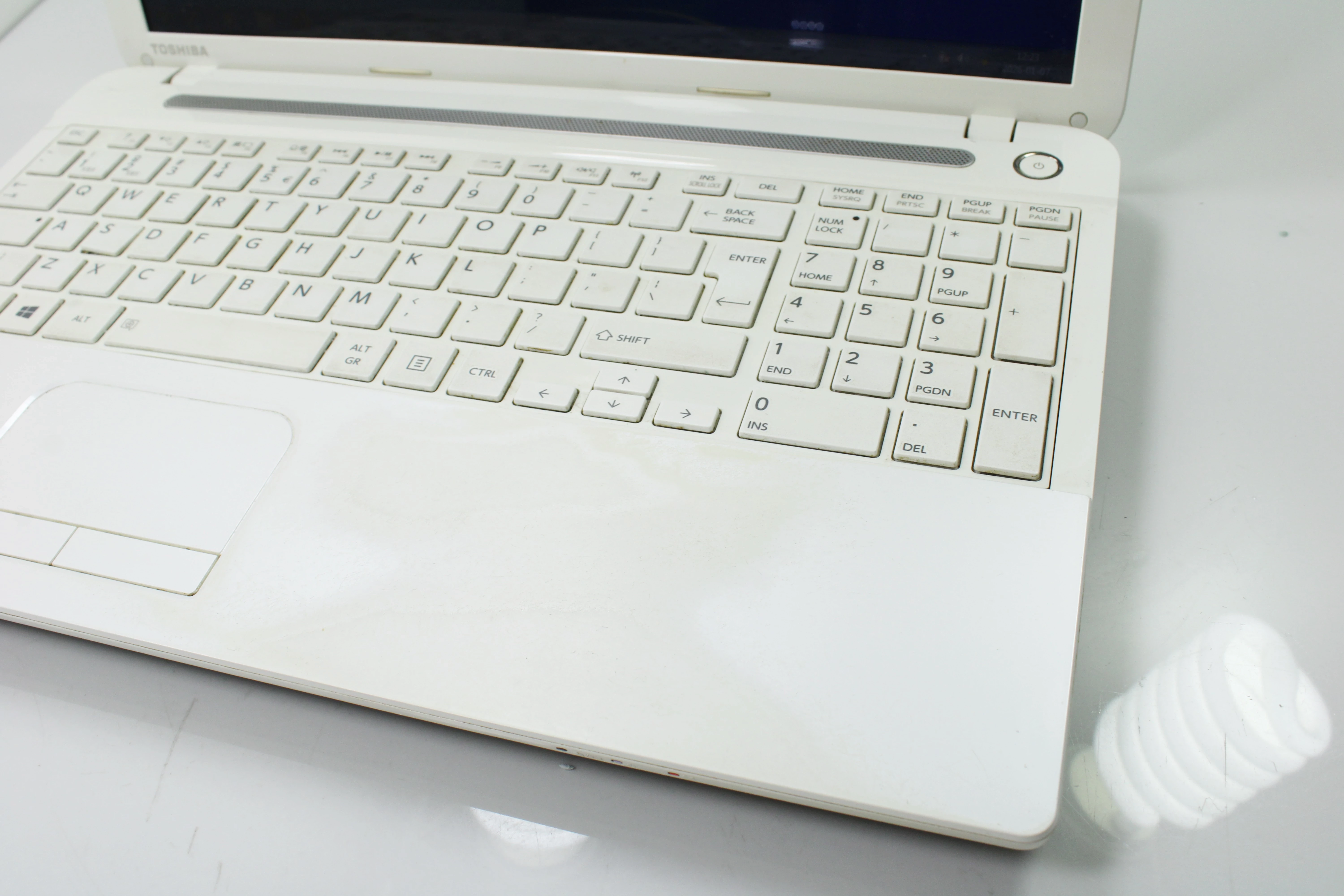 laptop-toshiba-satellite-c55-a-1hc-kod-producenta-c55-a-1hc