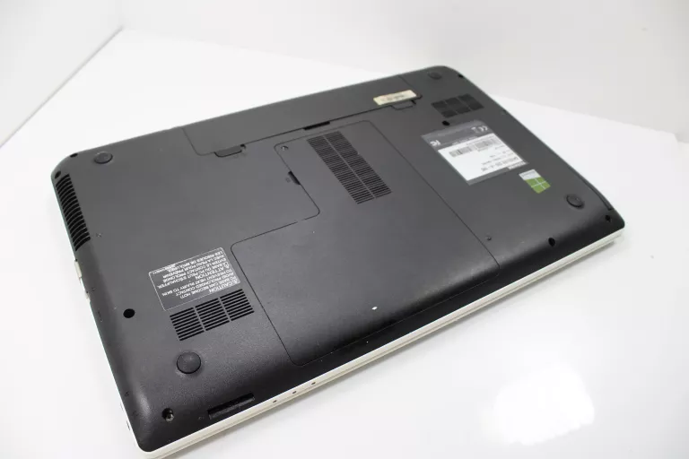 laptop-toshiba-satellite-c55-a-1hc-typ-dysku-twardego-128550-1