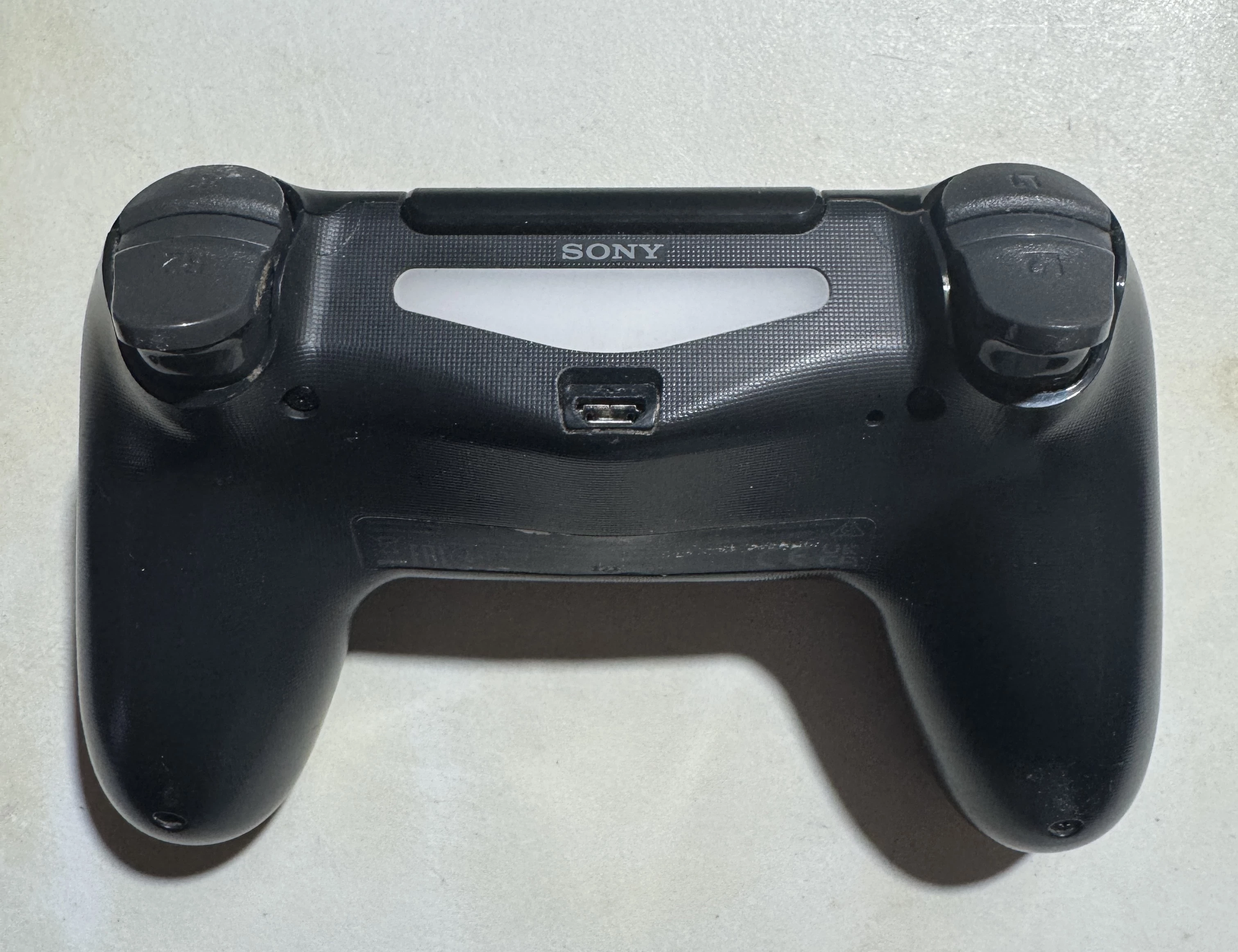 konsola-ps4-cuh-1216b-pad-zas-liczba-kontrolerow-w-zestawie-205994-225550