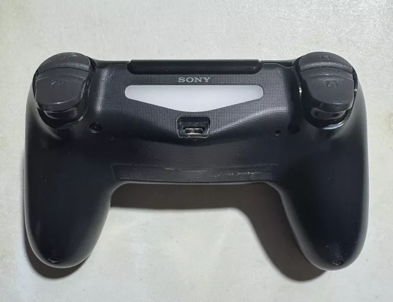 konsola-ps4-cuh-1216b-pad-zas-liczba-kontrolerow-w-zestawie-205994-225550