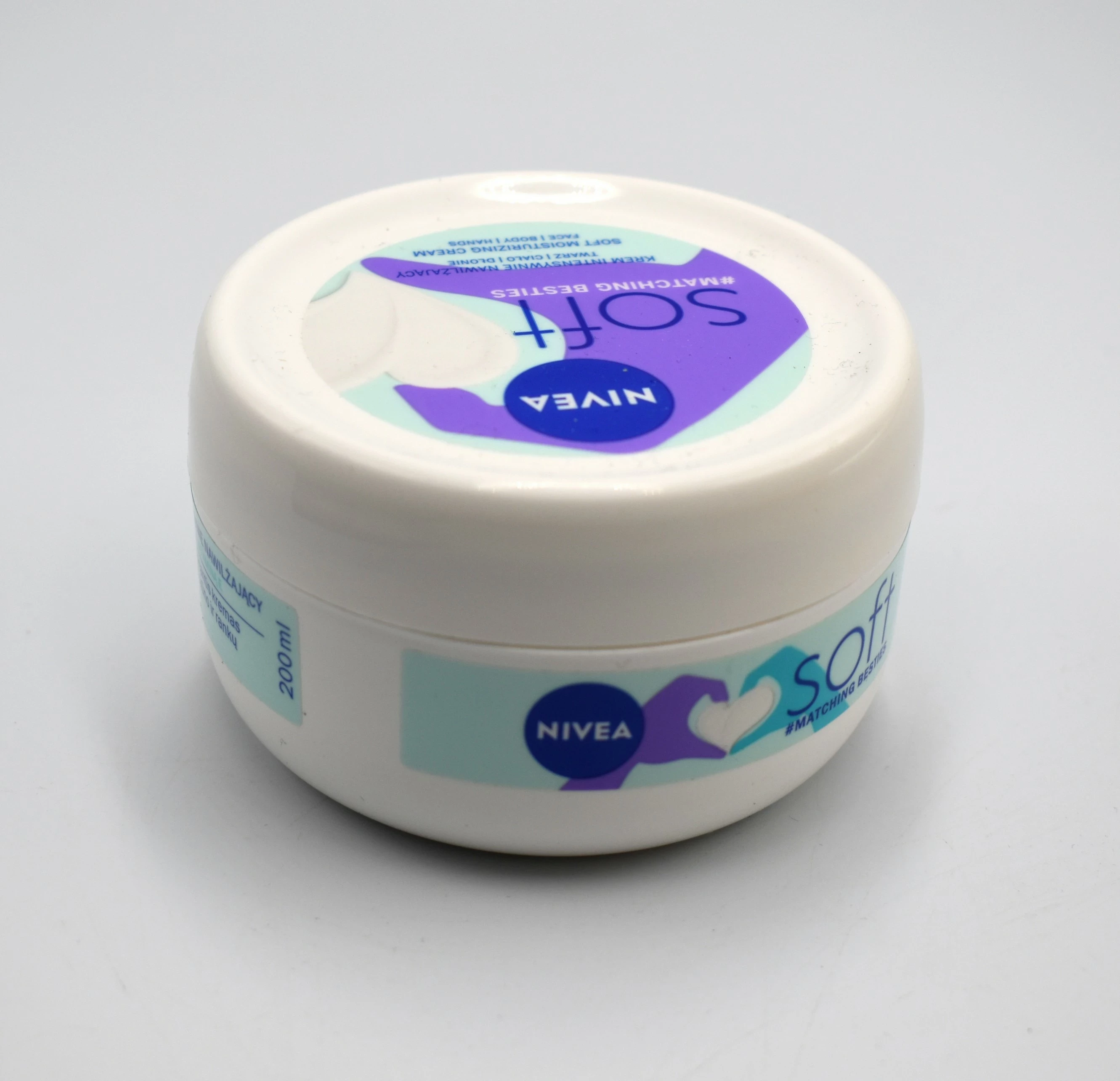 krem-nawilzajacy-do-twarzy-nivea-soft-200ml-stan-11323-1