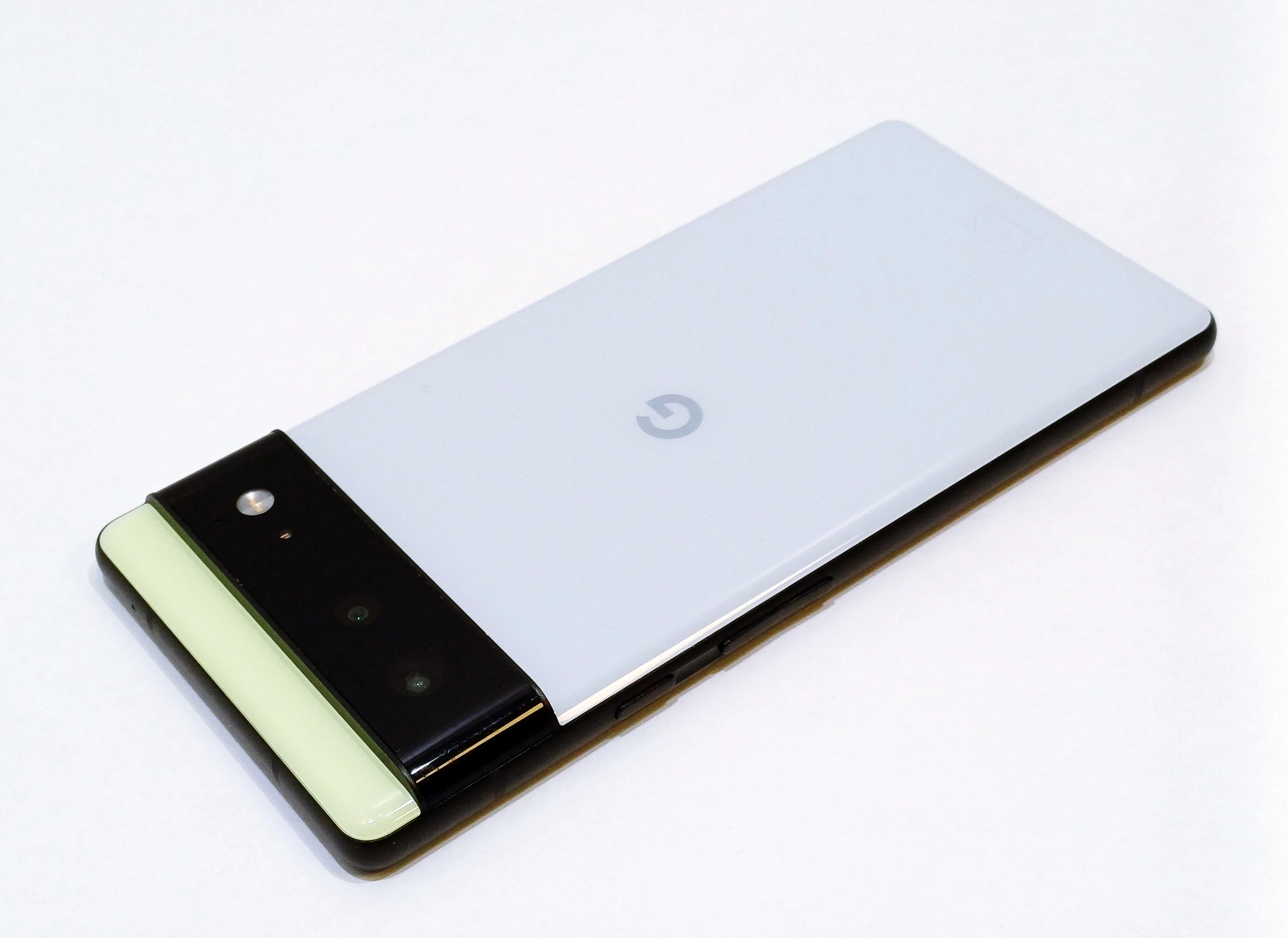 telefon-google-pixel-6-8128gb-1sim-morski-pamiec-ram-202865-214113