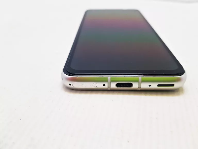 telefon-asus-zenfone-8-2568-etui-kod-producenta-zs590ks8j012eu