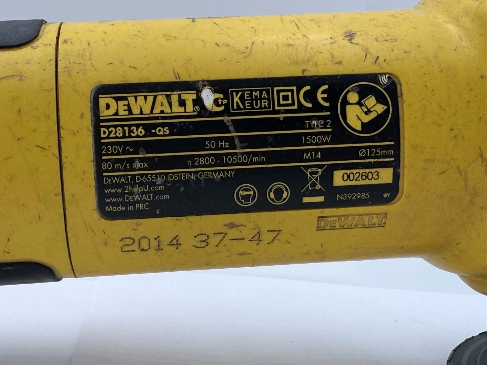 szlifierka-katowa-dewalt-d28136-kod-producenta-d28136