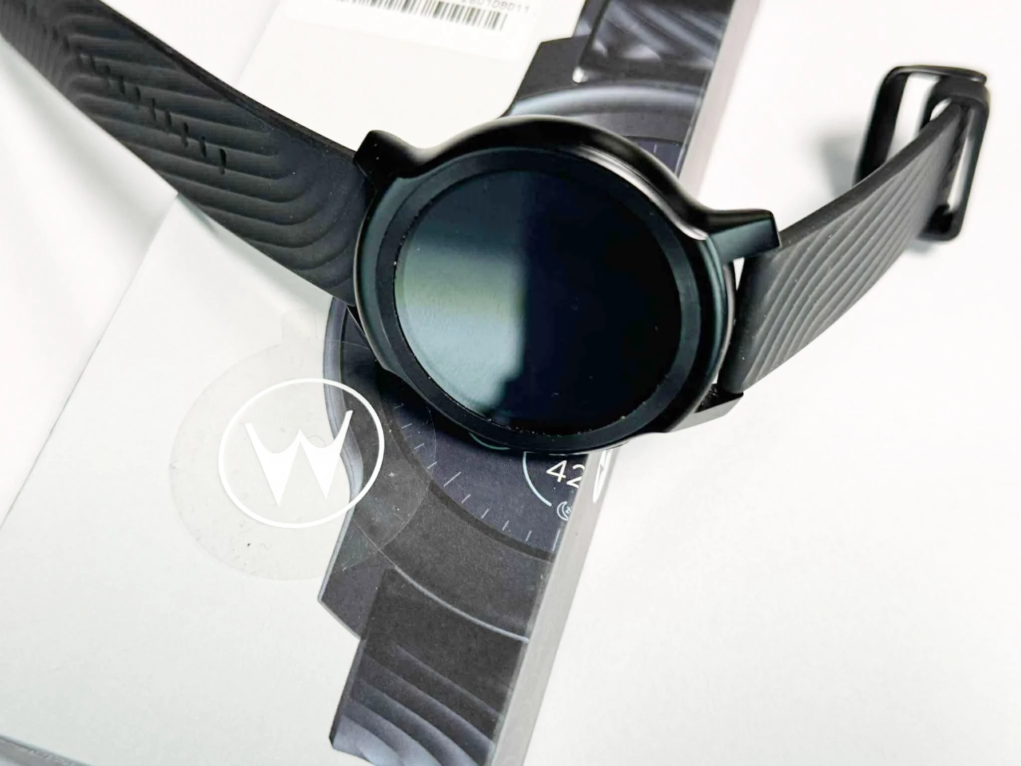 motorola-moto-watch-100-stan-11323-2