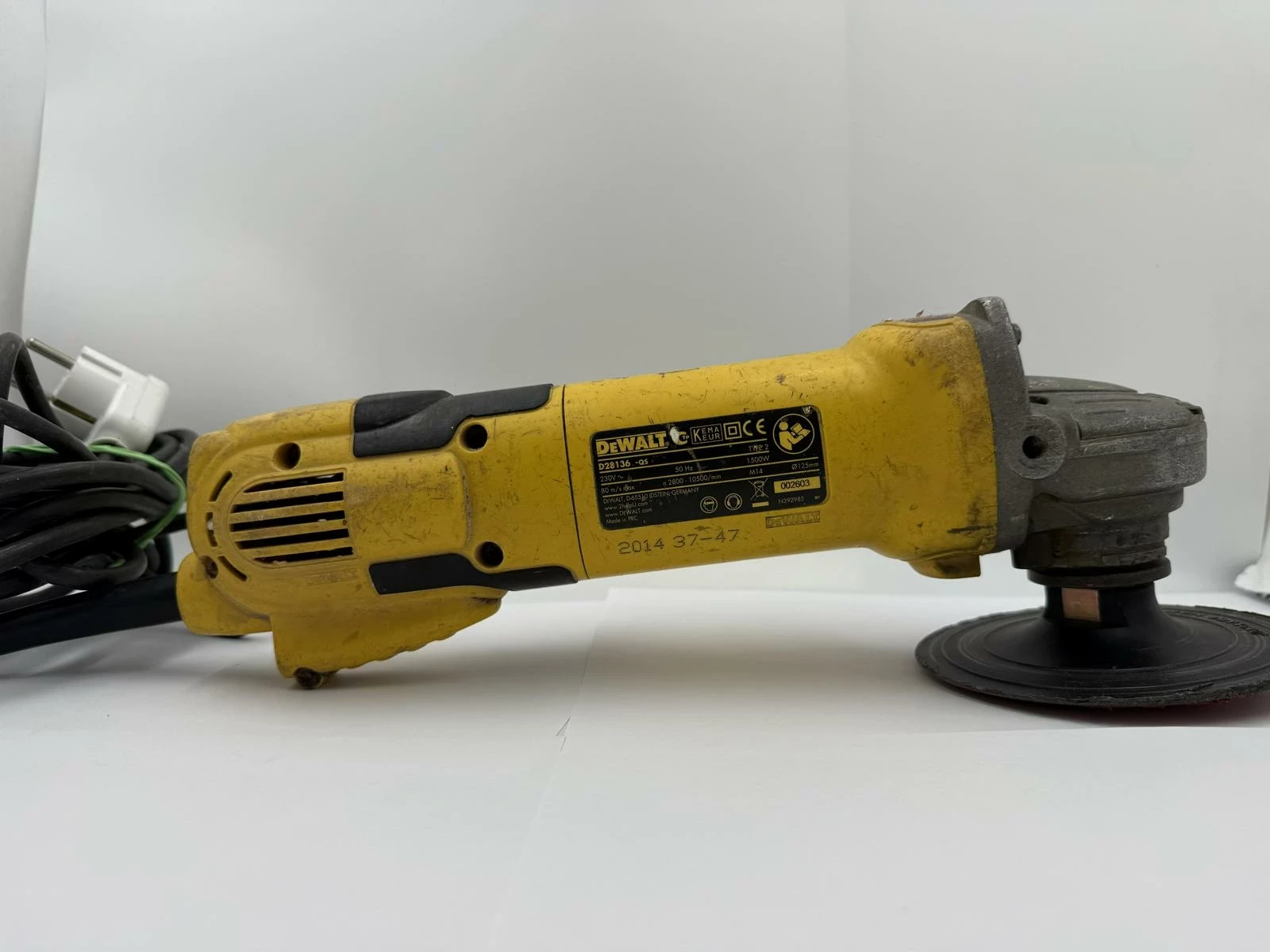 szlifierka-katowa-dewalt-d28136-rodzaj-zasilania-128529-2