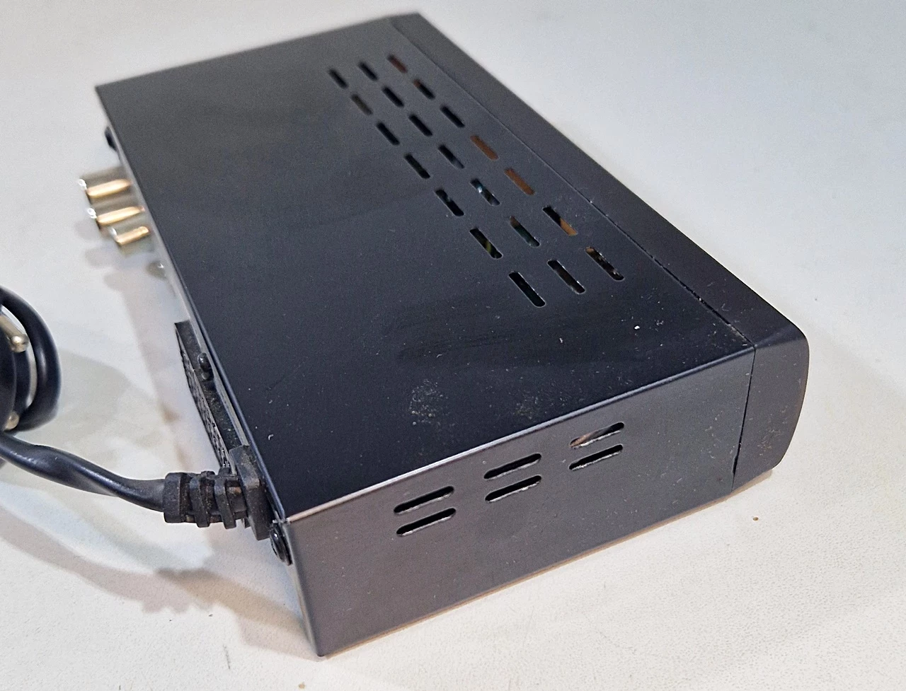 dekoder-tuner-dvb-t2-odbiornik-telewizji-naziemnej-mpeg-4-h265hevc-kod-producenta-sat-2