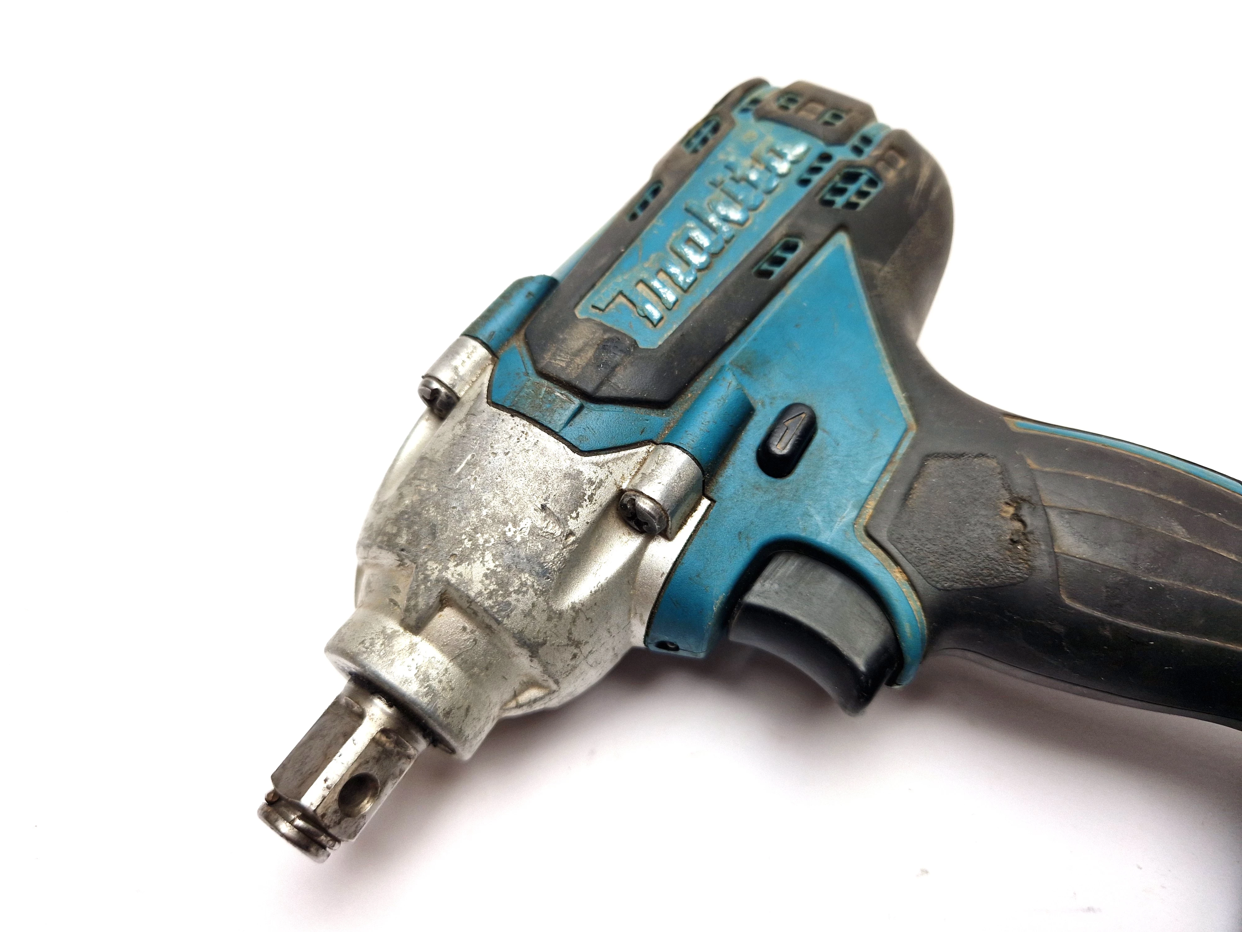 klucz-udarowy-makita-dtw190-bat-5ah-lad-rozmiar-trzpienia-248160-863071