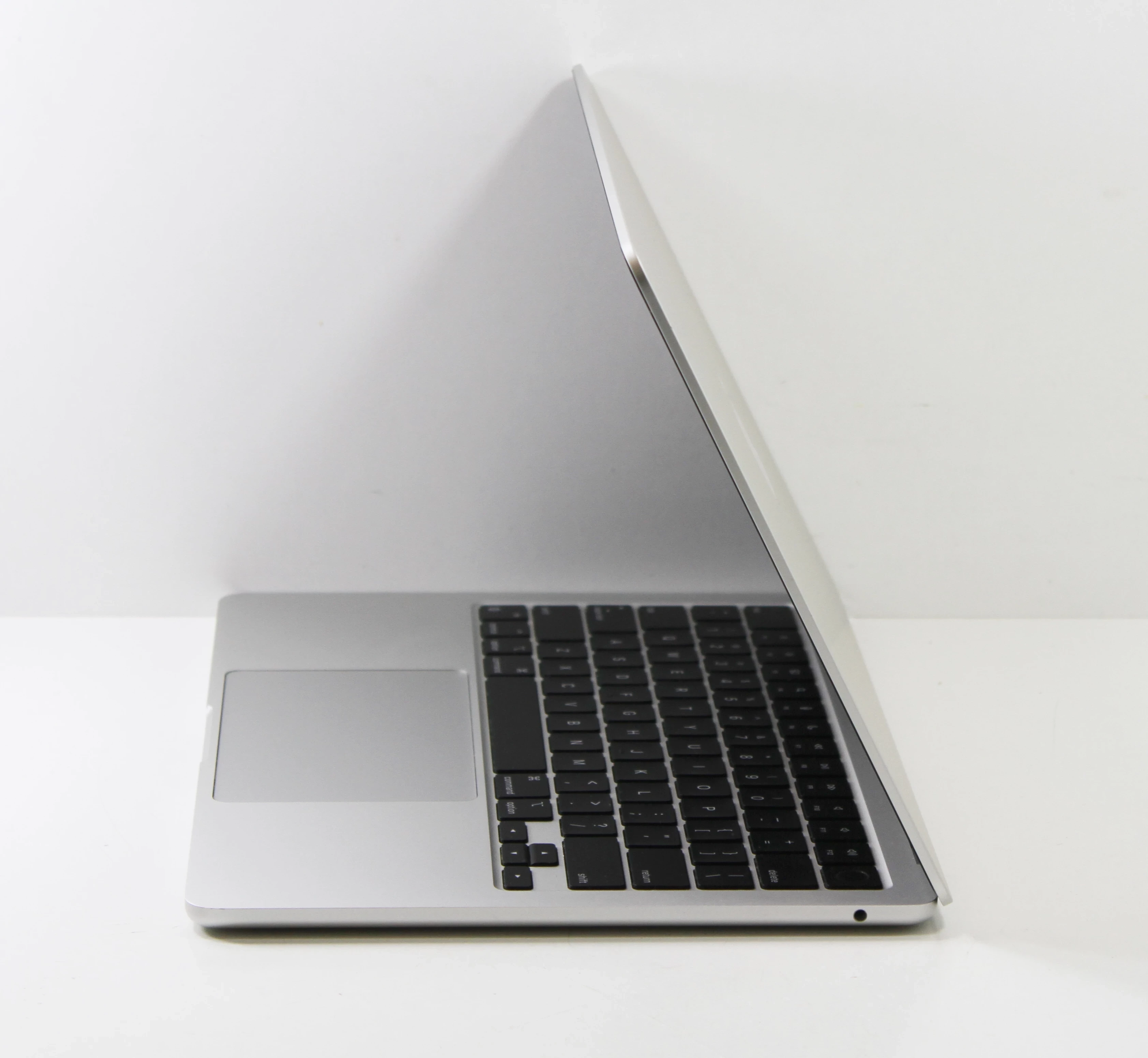 laptop-apple-macbook-air-a2681-136-8-gb-256-gb-stan-11323-2