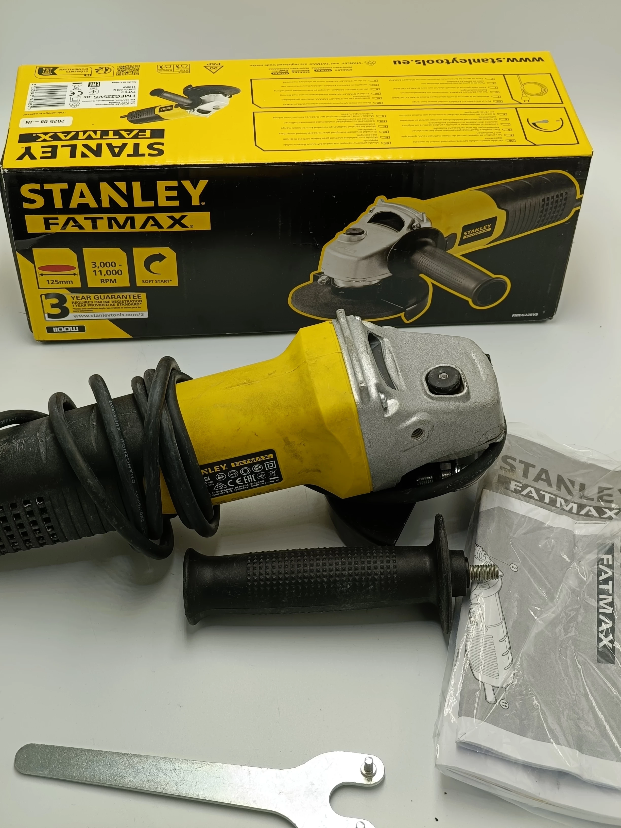 szlifierka-katowa-stanley-fmeg225vs-sobieskiego-3-dabrowa-gornicza