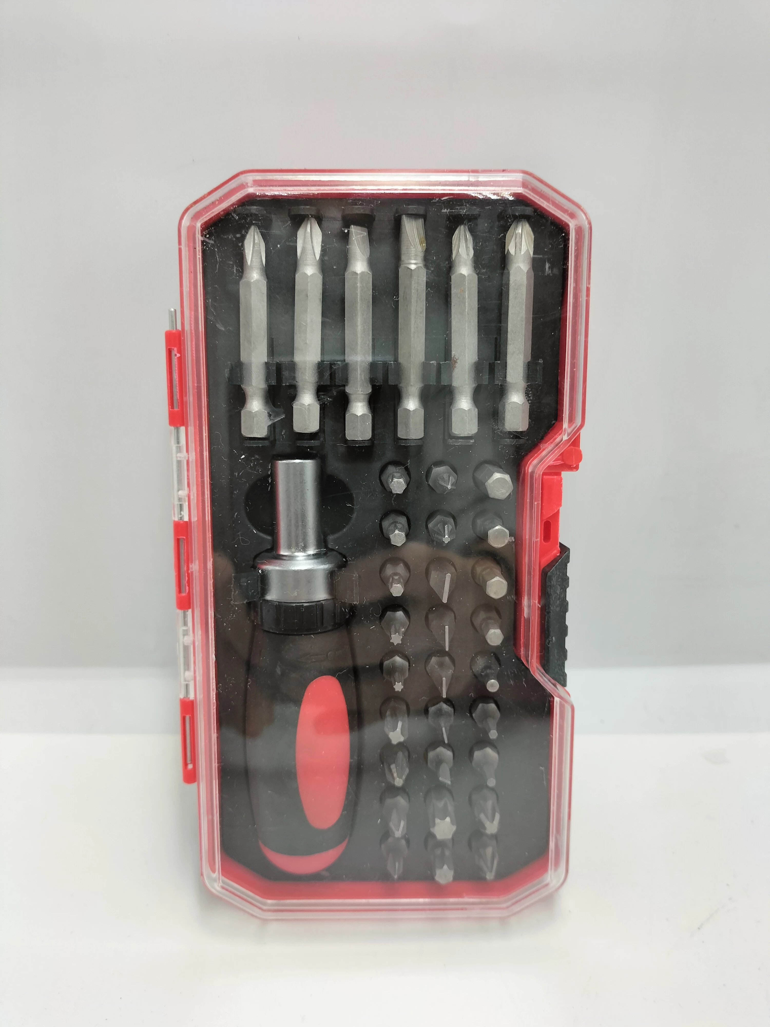 zestaw-bitow-z-srubokretem-34-elementy-wroclawska-16-bytom