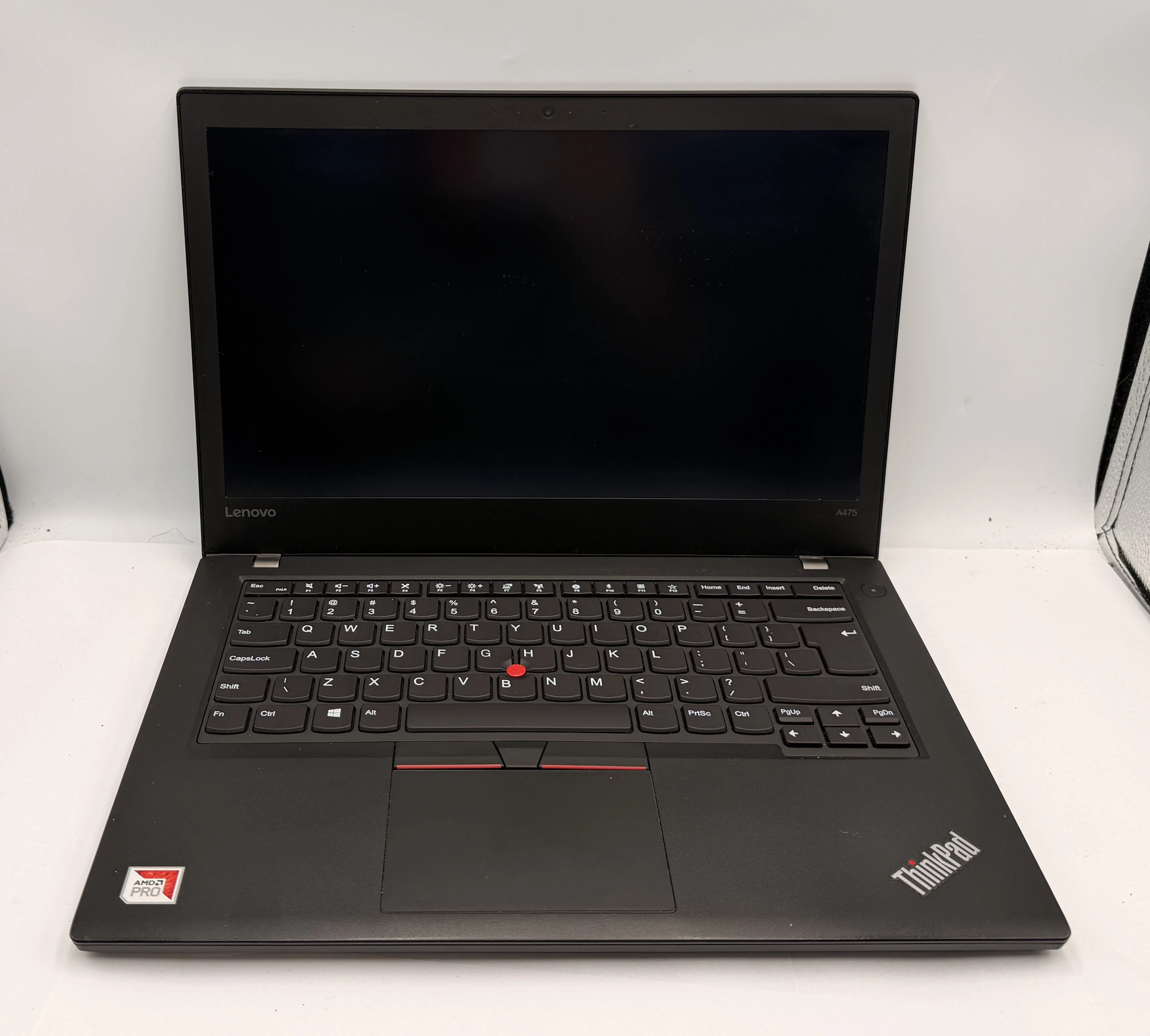 laptop-lenovo-thinkpad-a475-amd-pro-a12-8830b-8256gb-przekatna-ekranu-1400