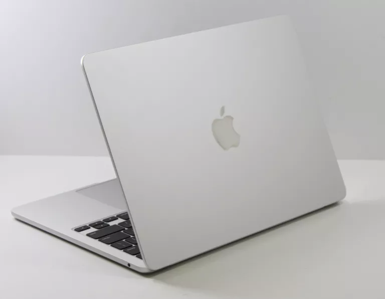 laptop-apple-macbook-air-a2681-136-8-gb-256-gb-kod-producenta-mlxw3zea