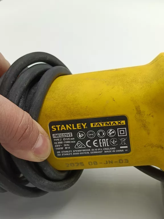 szlifierka-katowa-stanley-fmeg225vs-stan-11323-2