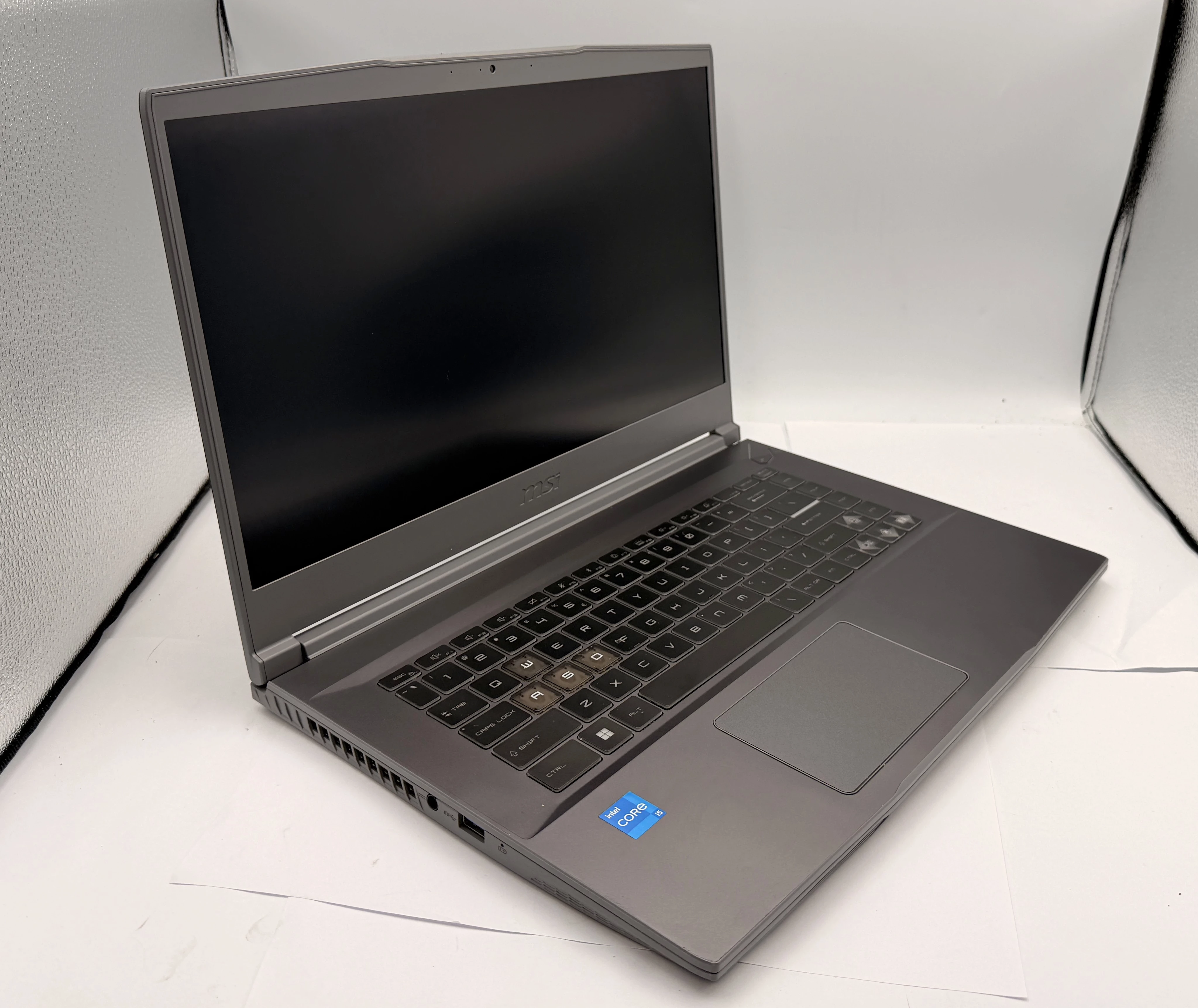 laptop-msi-thin-15-i5-12450h-32512gb-rtx3050-zasilacz-liczba-rdzeni-procesora-4329-7