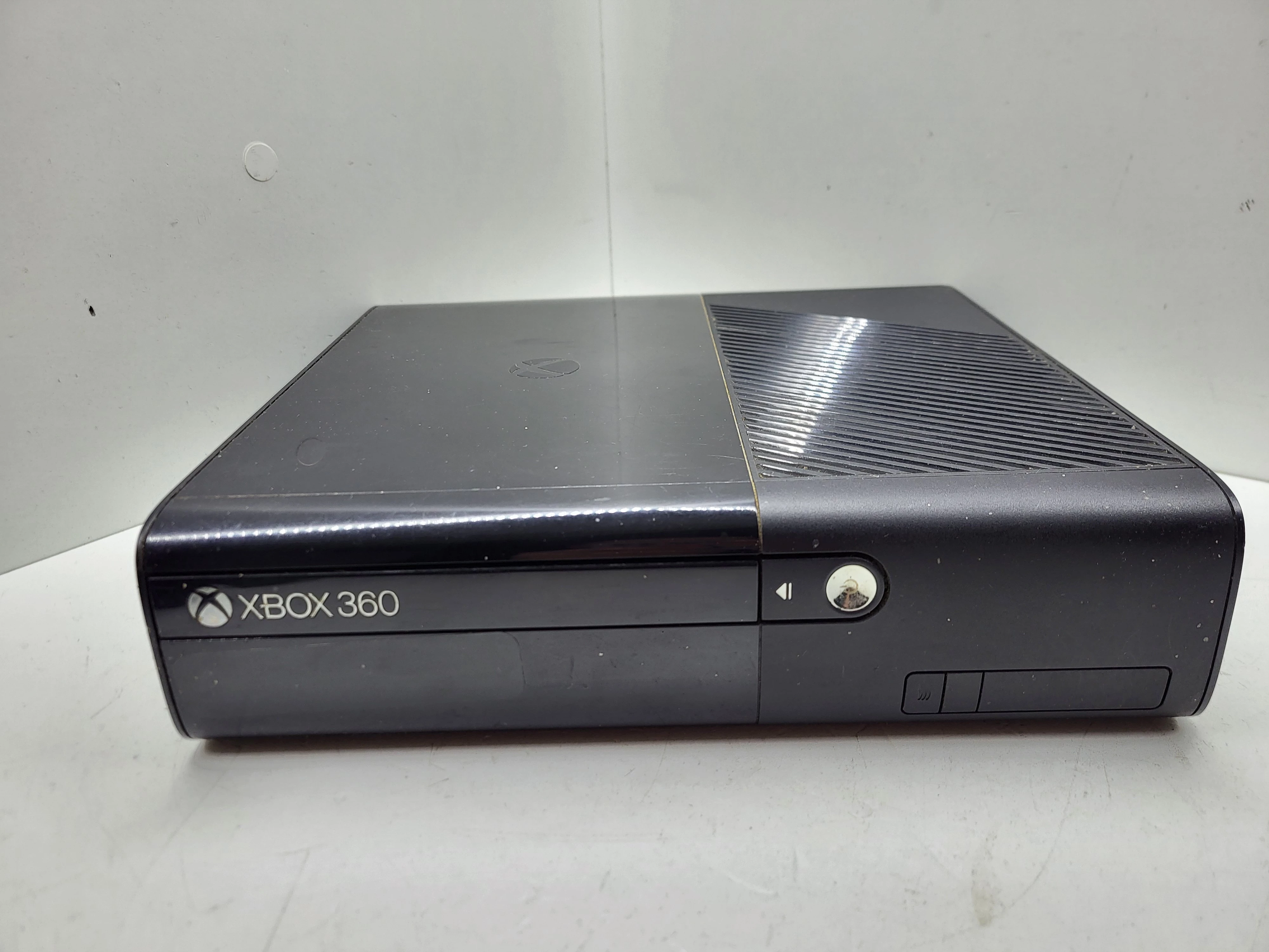 konsola-xbox-360e-250gb-pad-ean-gtin-885370127201