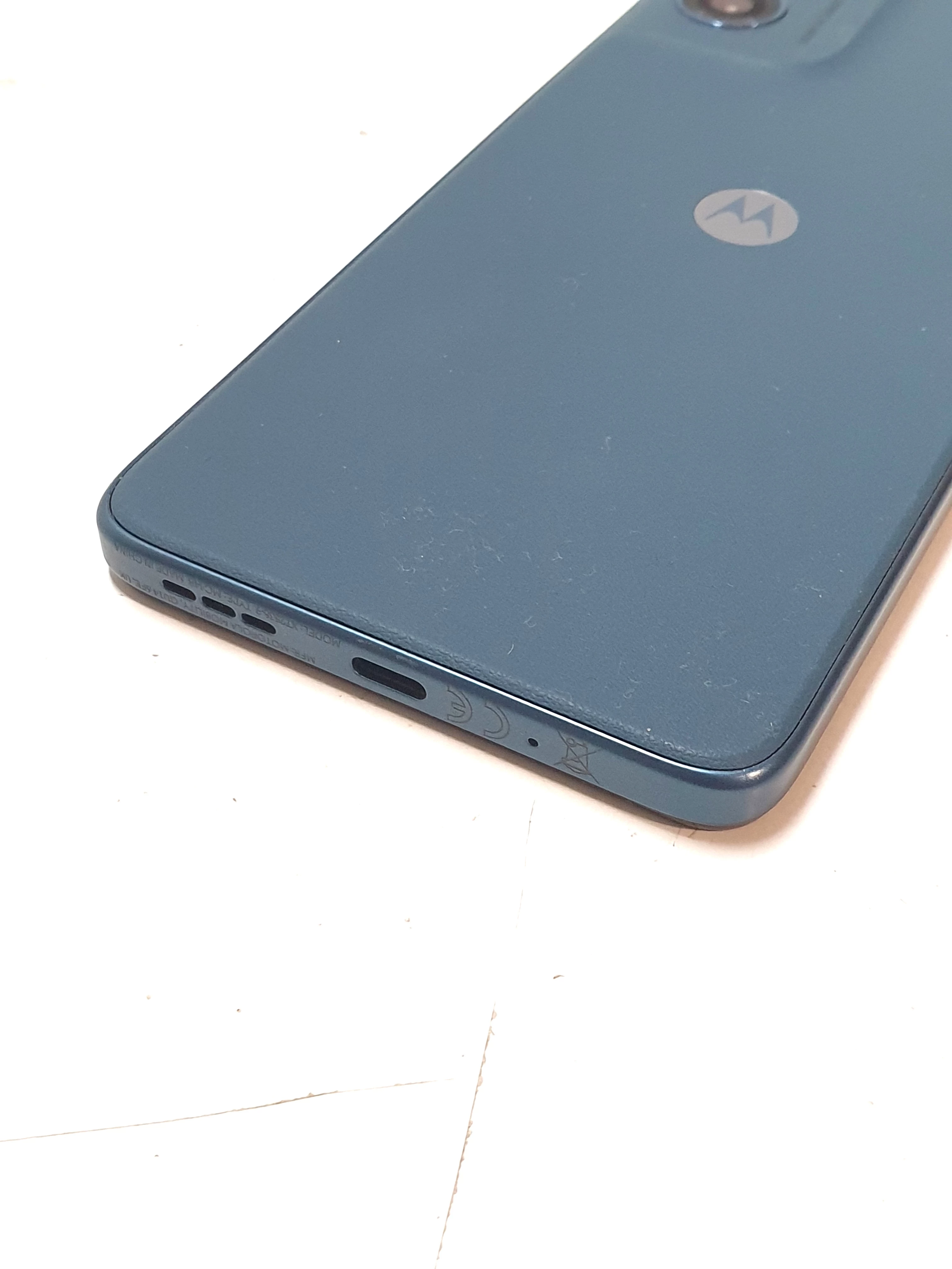 telefon-moto-g06-power-464gb-etui-ean-gtin-840493601885