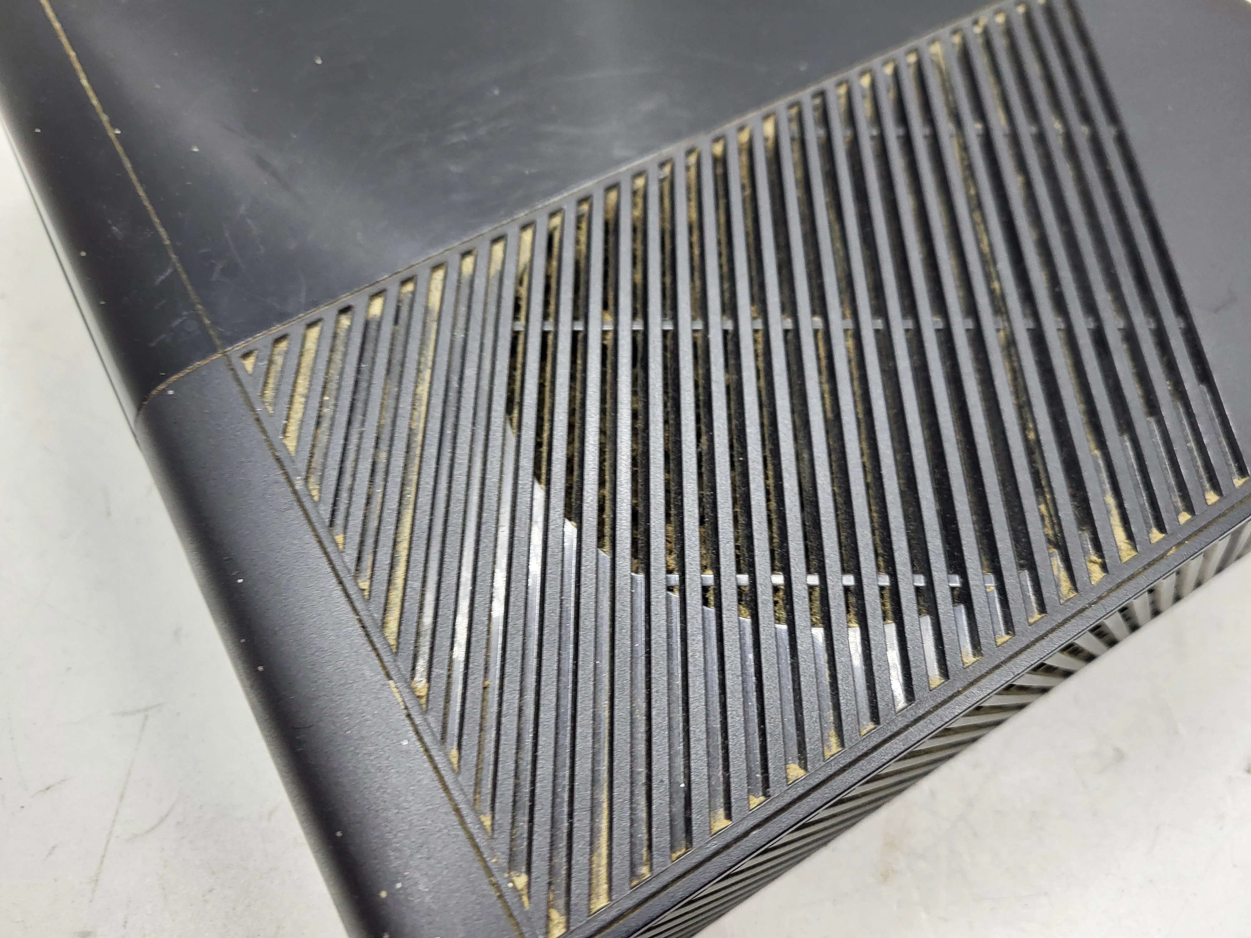 konsola-xbox-360e-250gb-pad-dysk-wbudowana-pamiec-5179-10