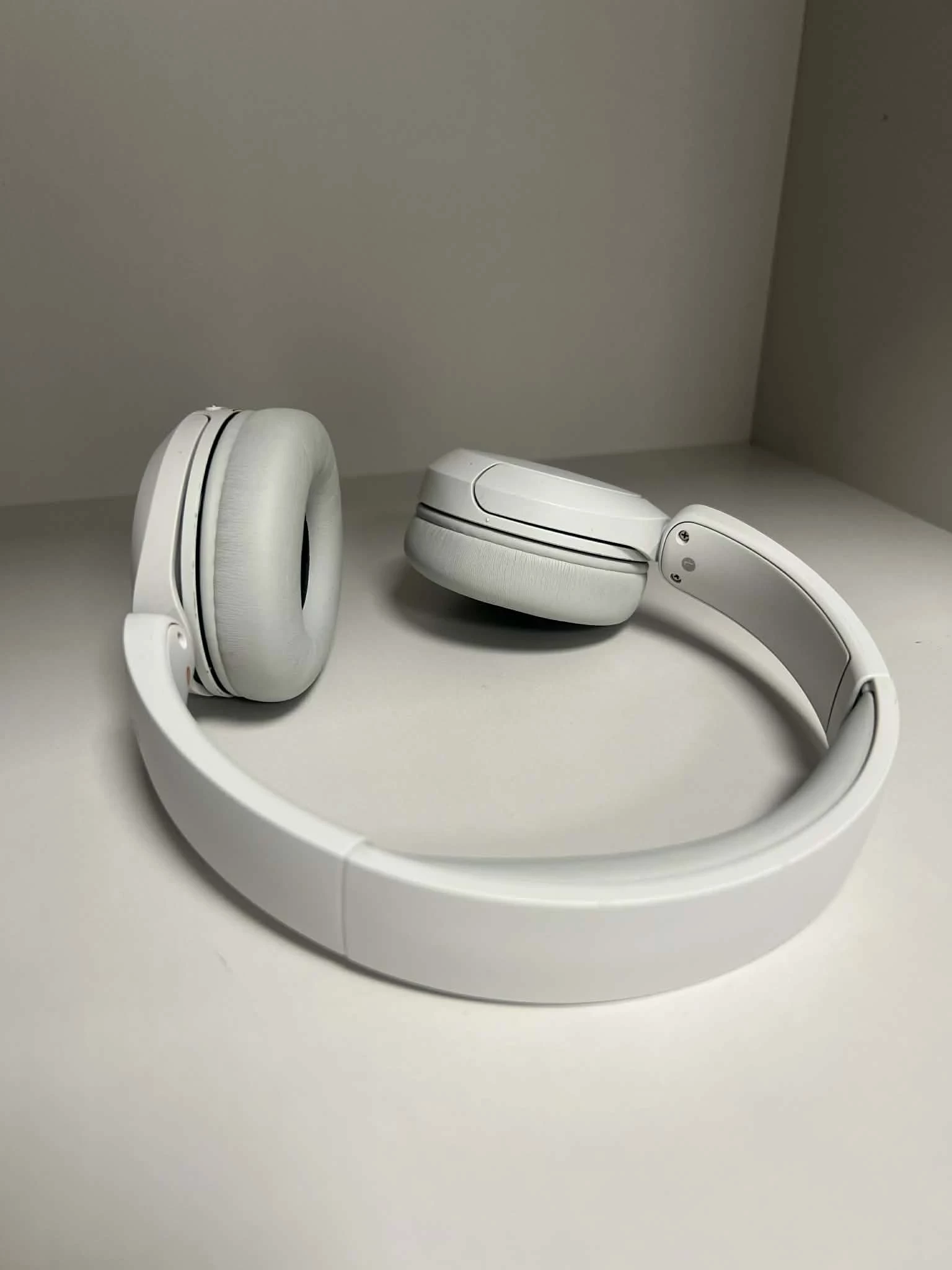 sluchawki-sony-nauszne-stan-11323-2