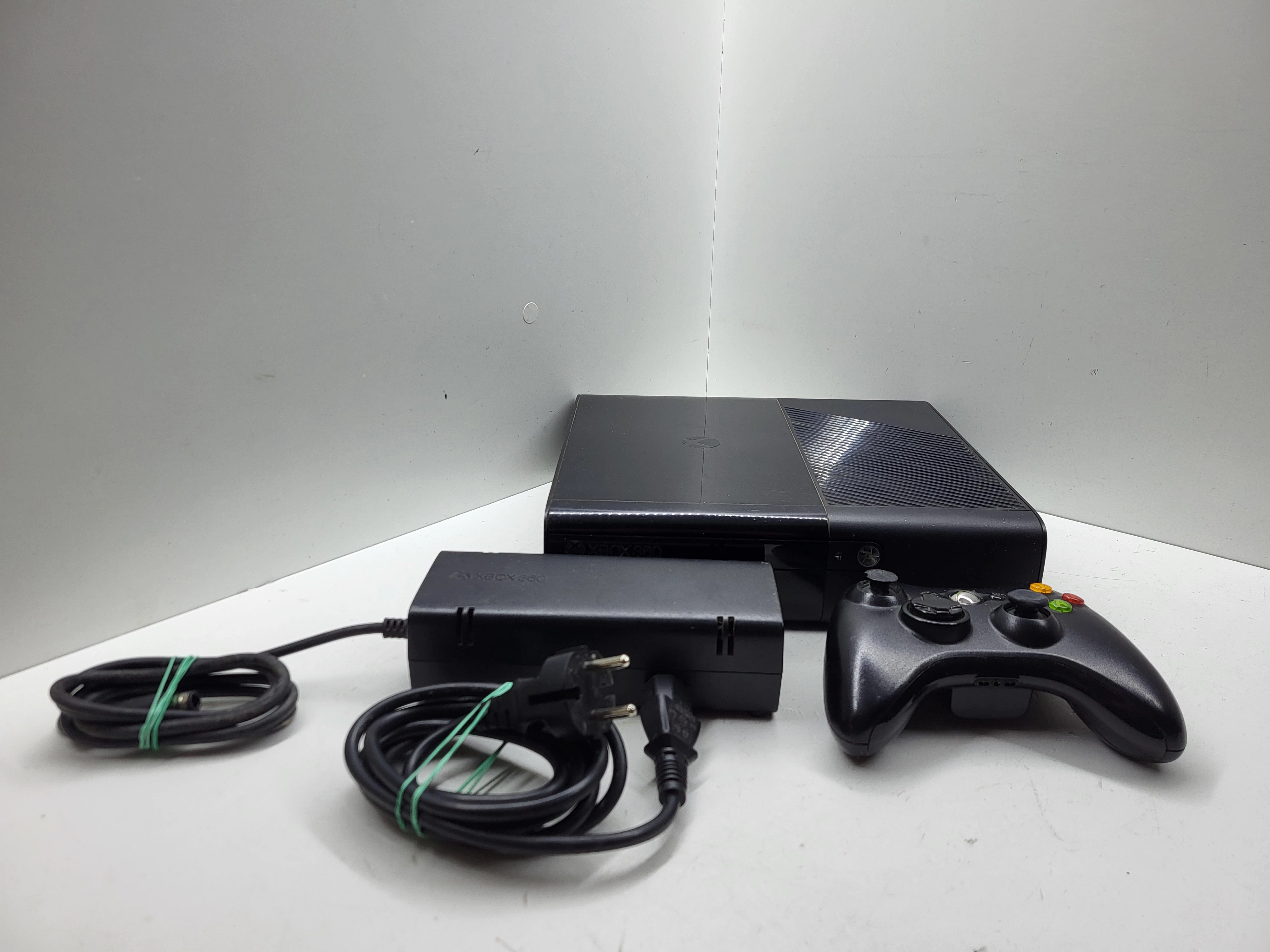 konsola-xbox-360e-250gb-pad-pl-wolnosci-12-sj-wloclawek