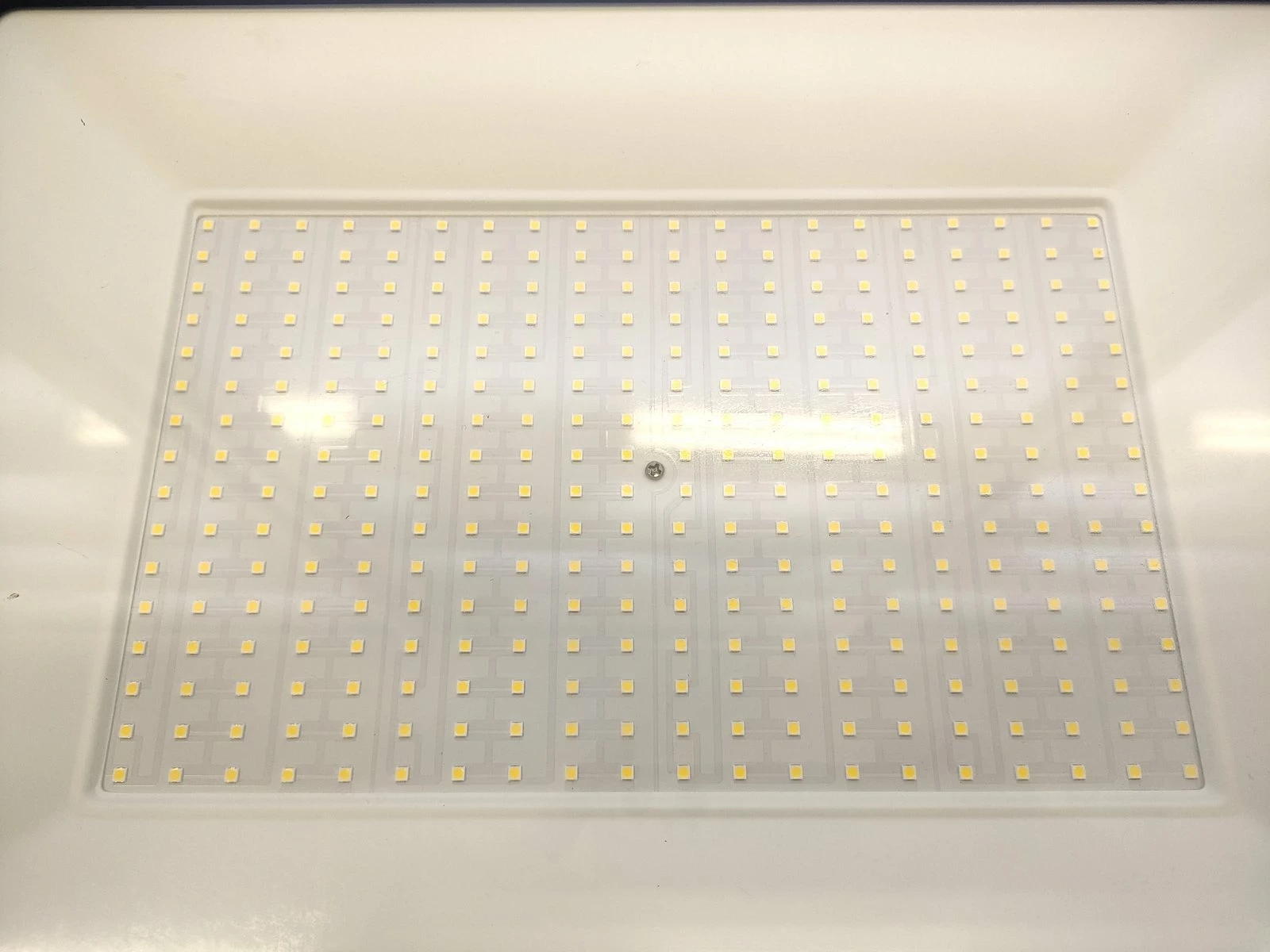 halogen-naswietlacz-roboczy-nordic-starlight-200w-445x335cm-jasnosc-10000