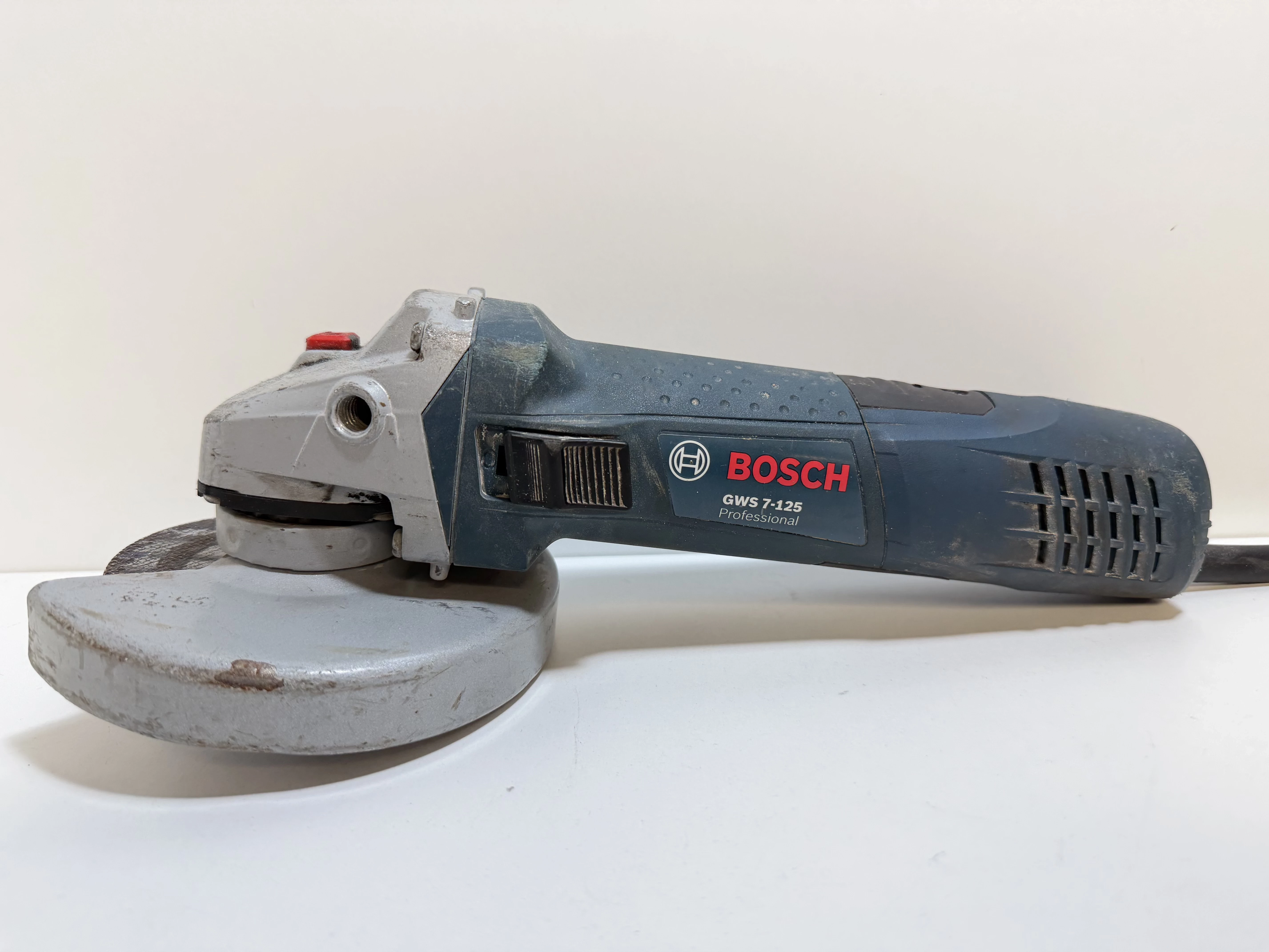 szlifierka-bosch-gws-7-125-720-w-ean-gtin-3165140823739