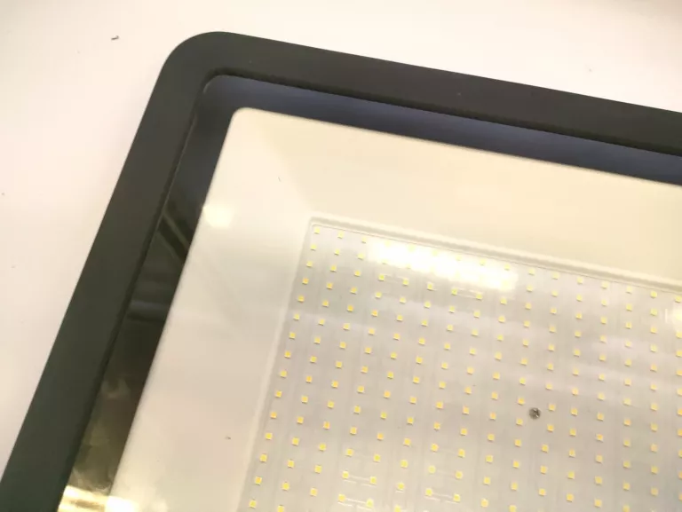 halogen-naswietlacz-roboczy-nordic-starlight-200w-445x335cm-temperatura-barwowa-4000