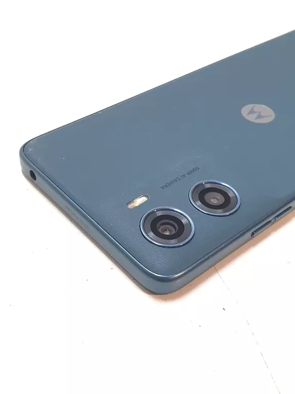 telefon-moto-g06-power-464gb-etui-typ-202685-212929