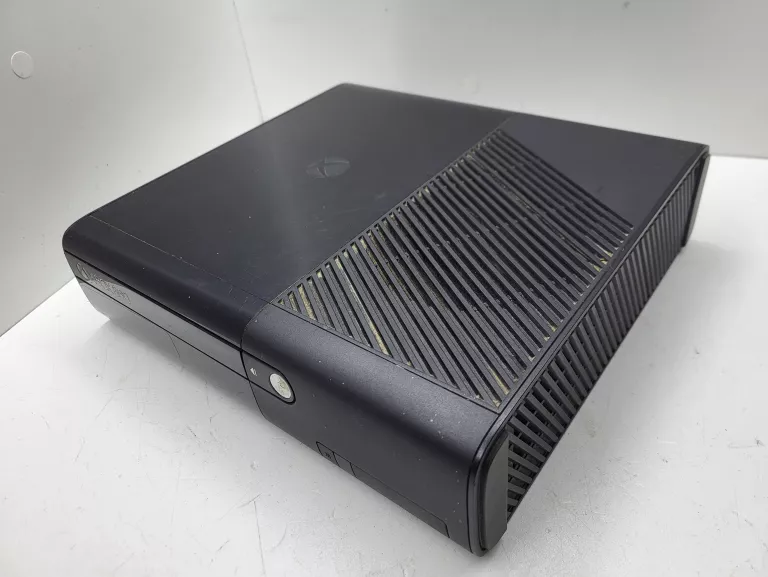 konsola-xbox-360e-250gb-pad-kod-producenta-x360-e