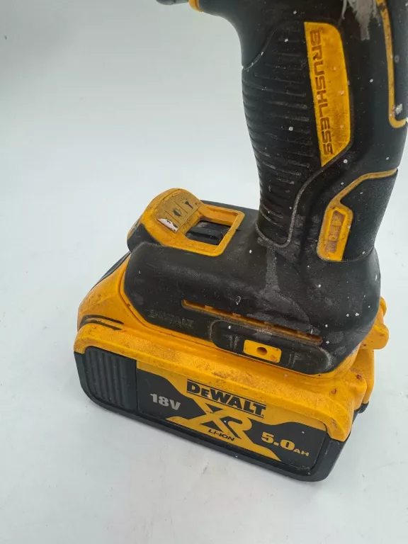 wkretarka-dewalt-dcd796-2aku-ladowarka-kod-producenta-dcd796d2-qw