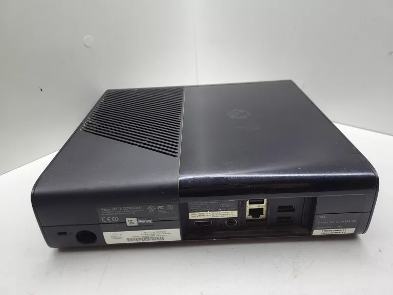 konsola-xbox-360e-250gb-pad-rodzaje-odtwarzanych-nosnikow-205982-2