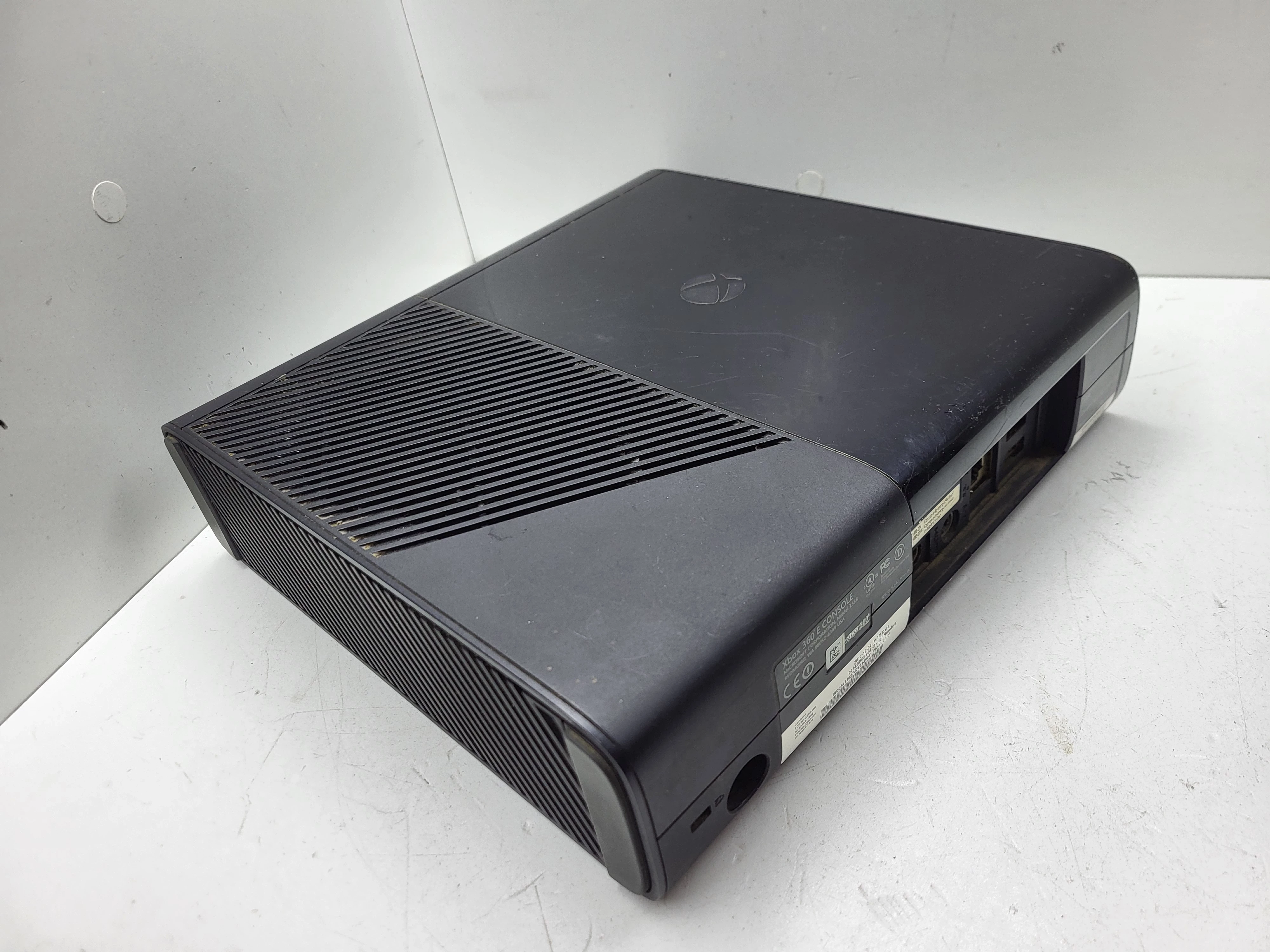 konsola-xbox-360e-250gb-pad-gry-w-zestawie-205998-225574