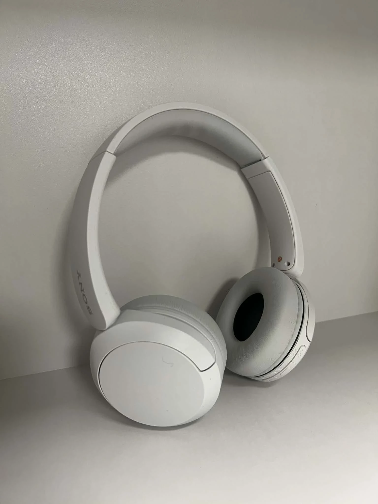 sluchawki-sony-nauszne-rynek-27-ostrow