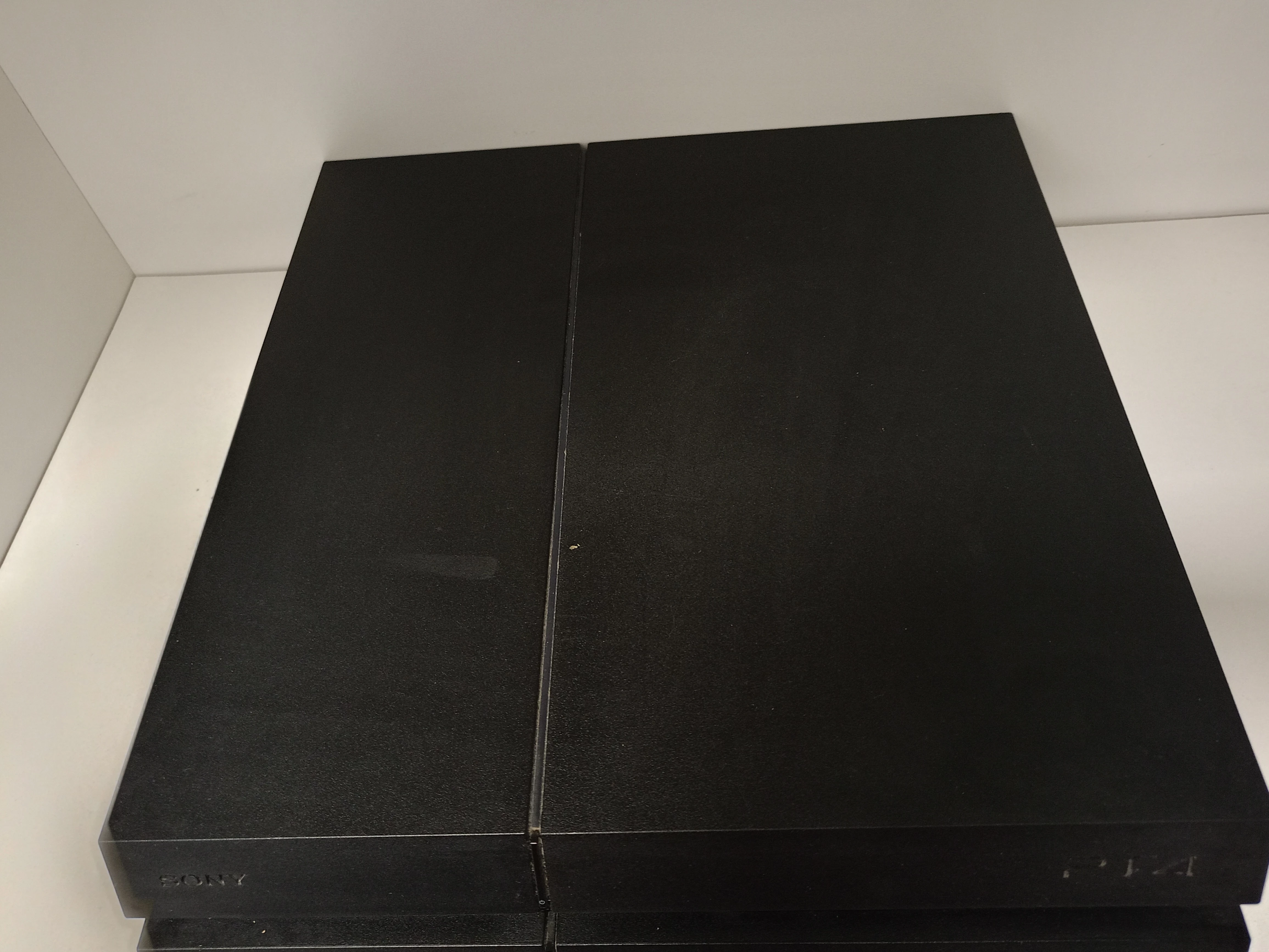 konsola-ps4-1tb-cuh-1216b-stan-11323-2