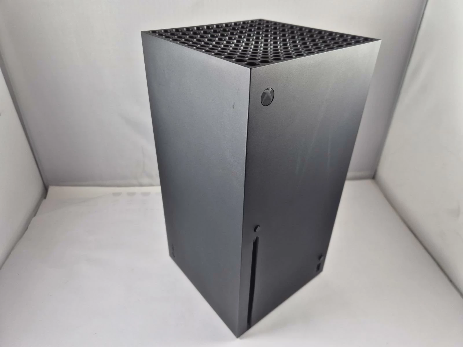 konsola-xbox-series-x-1tb-pad-ean-gtin-0889842640793