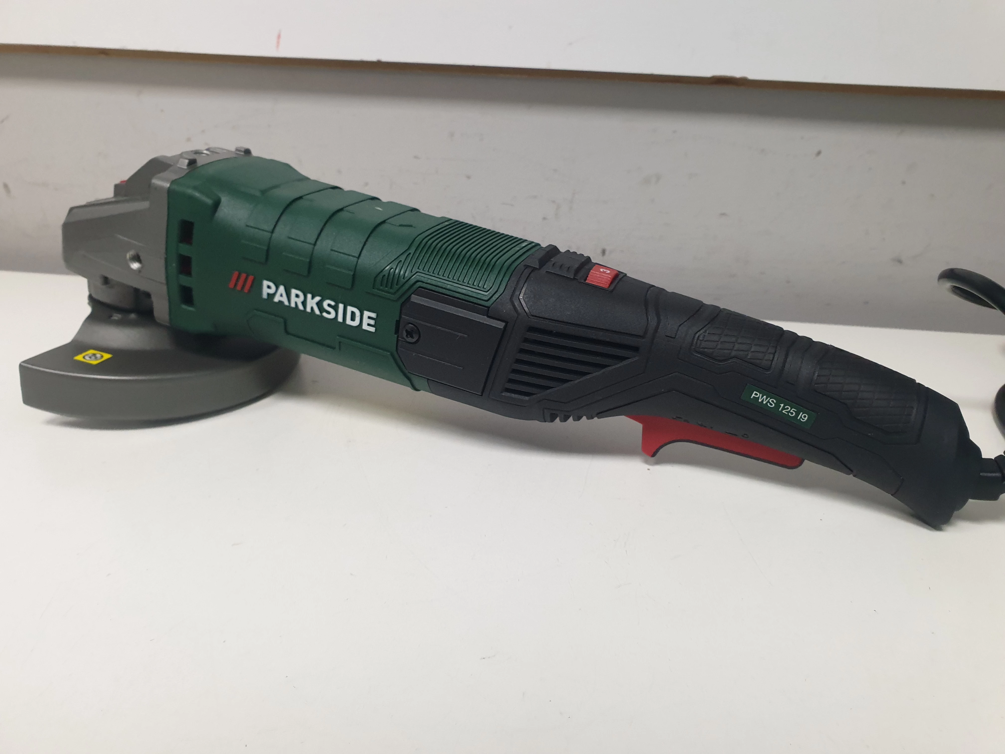 szlifierka-katowa-parkside-pws-125-i9-1200-w-rodzaj-zasilania-128529-2