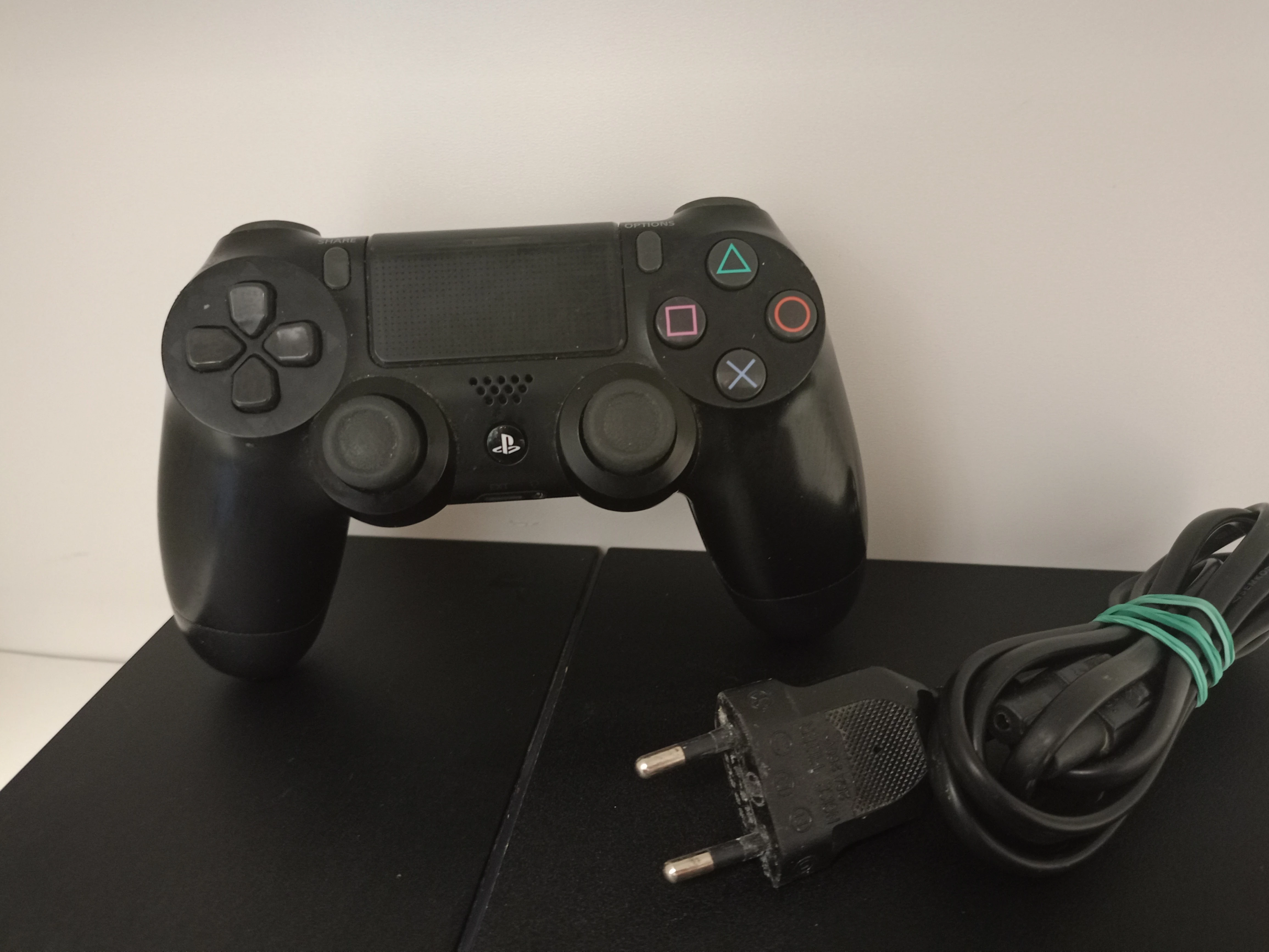 konsola-ps4-1tb-cuh-1216b-ean-gtin-0711719862031