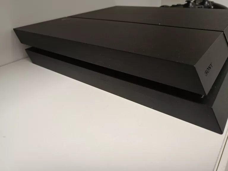 konsola-ps4-1tb-cuh-1216b-wersja-130590-1