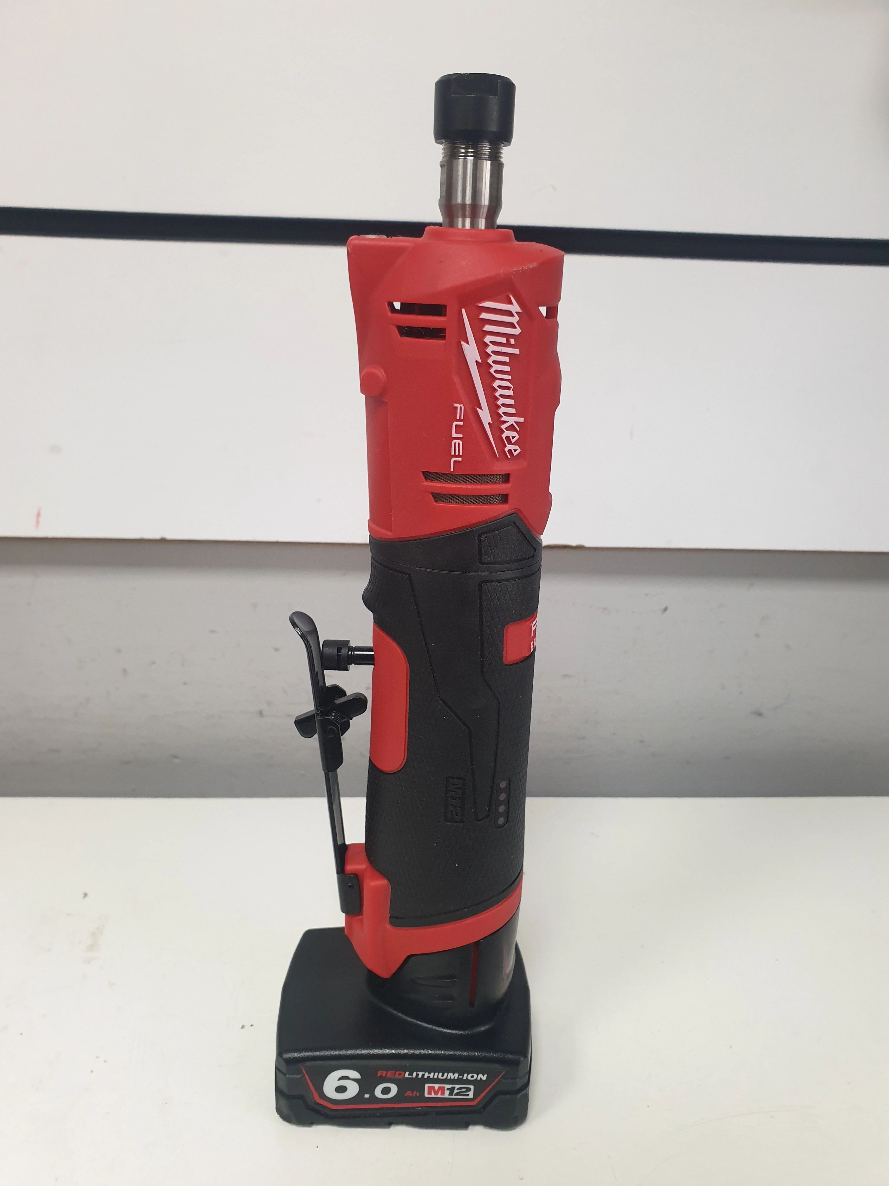 milwaukee-m12-fdgs-prosta-szlifierka-trzpieniowa-3-biegowa-12v-aku-60a-ean-gtin-4058546290634